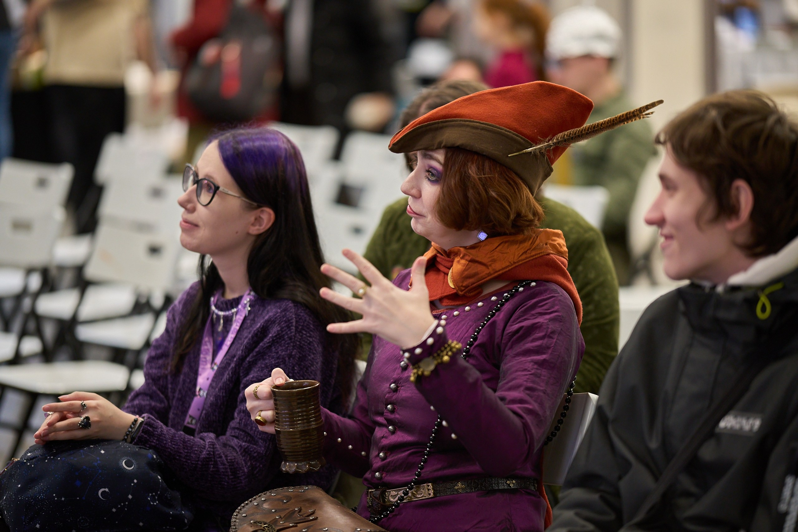 Кружку она кстати из рук не выпускала. Говорила, что там вода. Ну мы конечно поверили :D