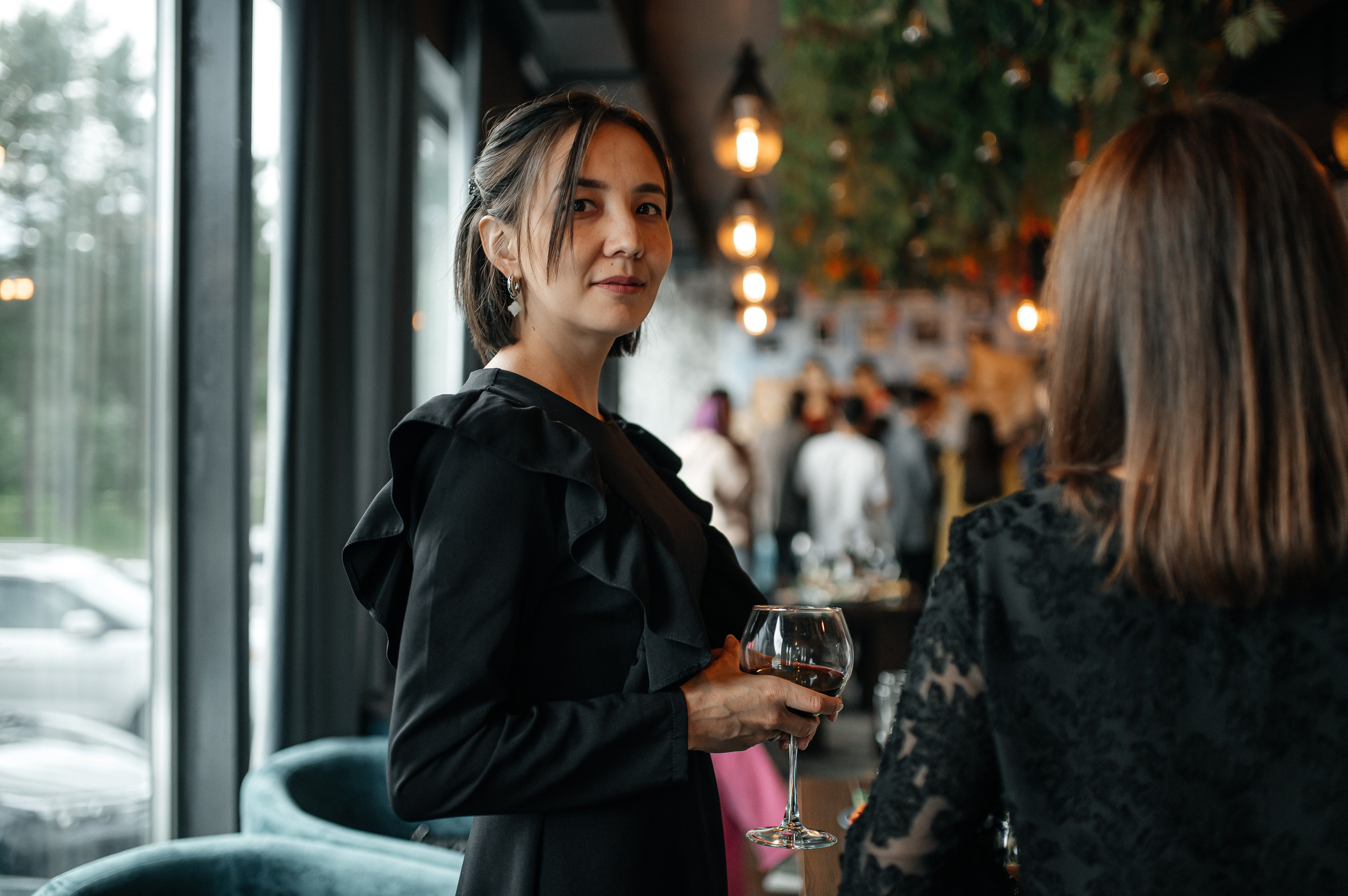 Презентация картины Карима в Париже. Фотограф Нижний Новгород