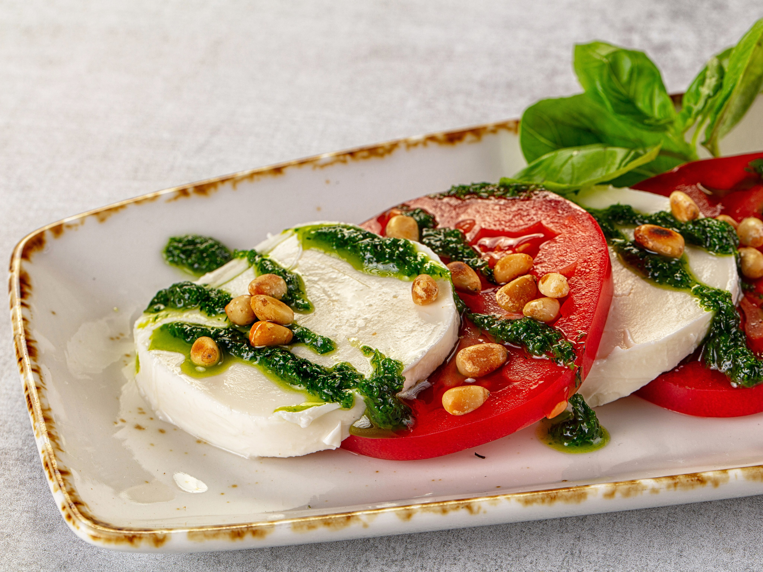 Фотосъемка блюд европейской кухни. Заказ по тел.: +7 (906) 006-90-22. Фуд-фотограф Андрей Старостин — съемка еды в Москве и регионах. 10 000 руб. в час