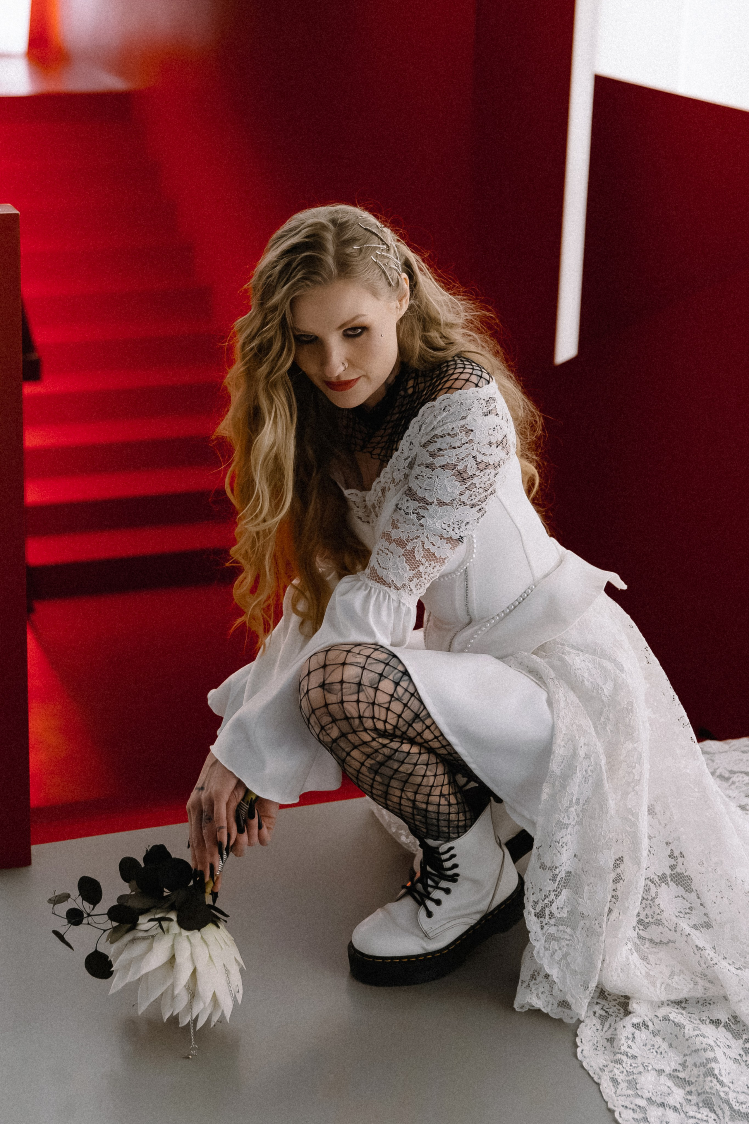 Алая готика. Николь — ваш любимый фотограф в Санкт-Петербурге