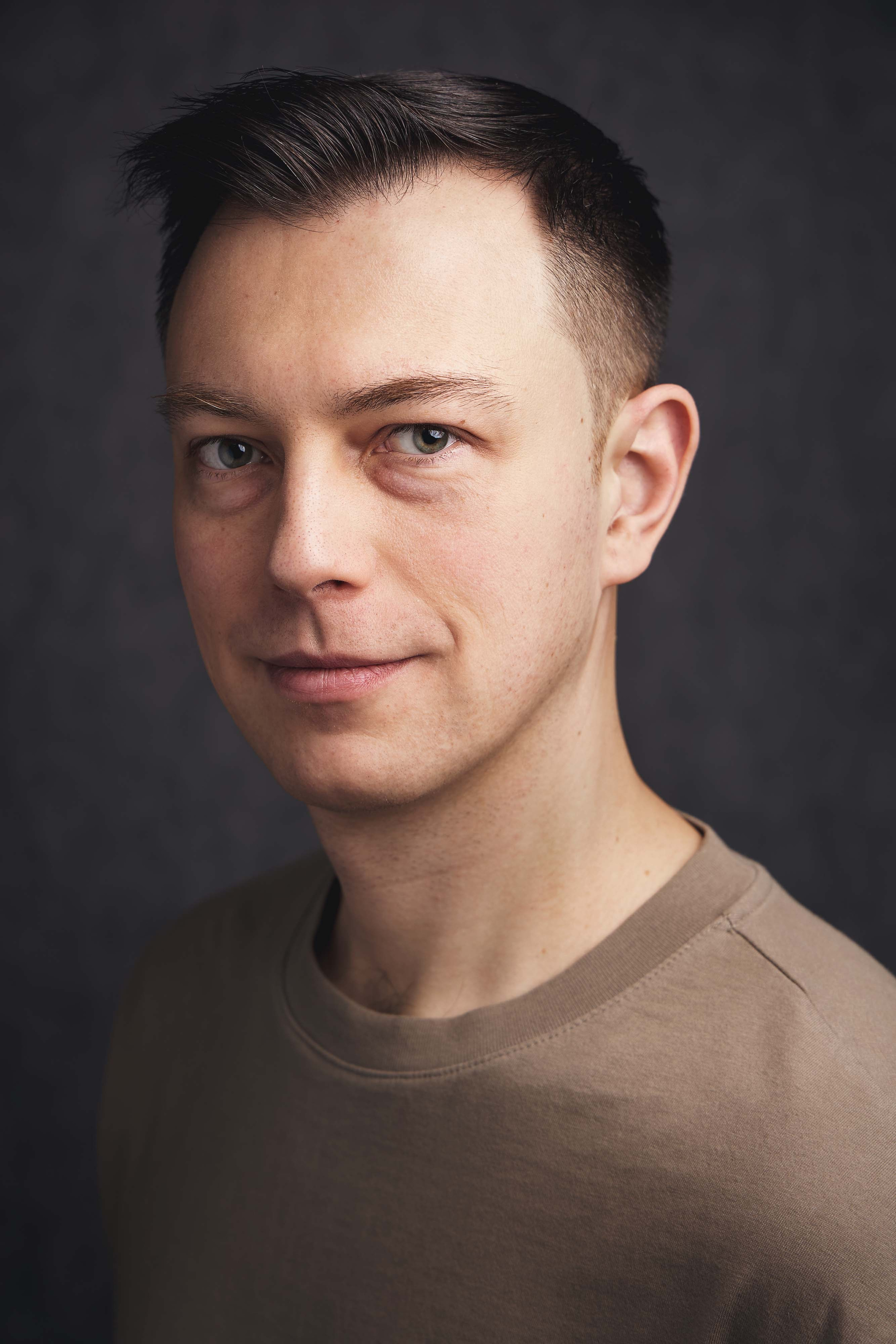 Фото на документы в Зеленограде. Фото на паспорт. Портретная фотостудия ЛукБук. Деловой портрет. Семейный портрет. Предметная фотосъемка