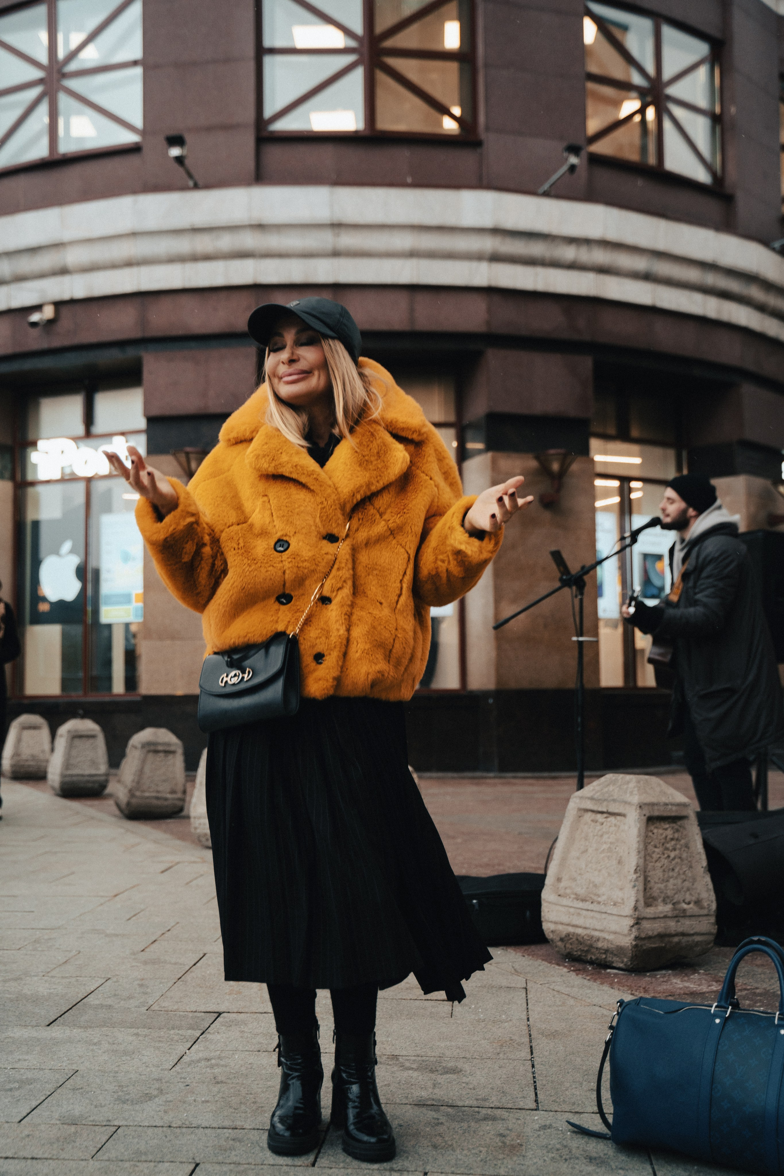 Светлана s t r e e t. Контент фотограф в Москве Кулич Настя