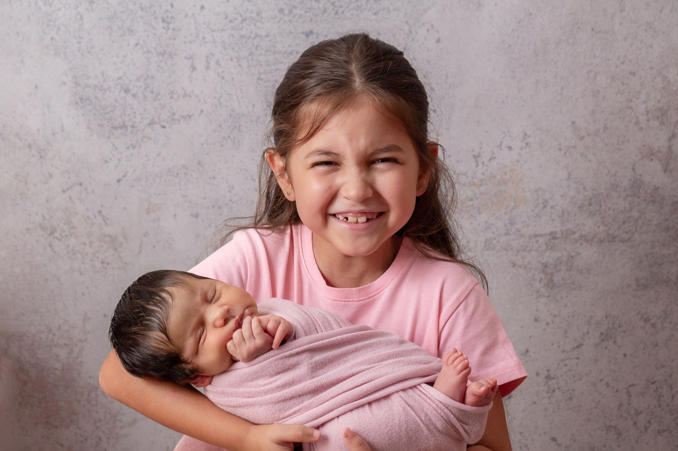 Кадры малыша с родителями. Фотограф новорождённых Анапа Елена Кушнарь