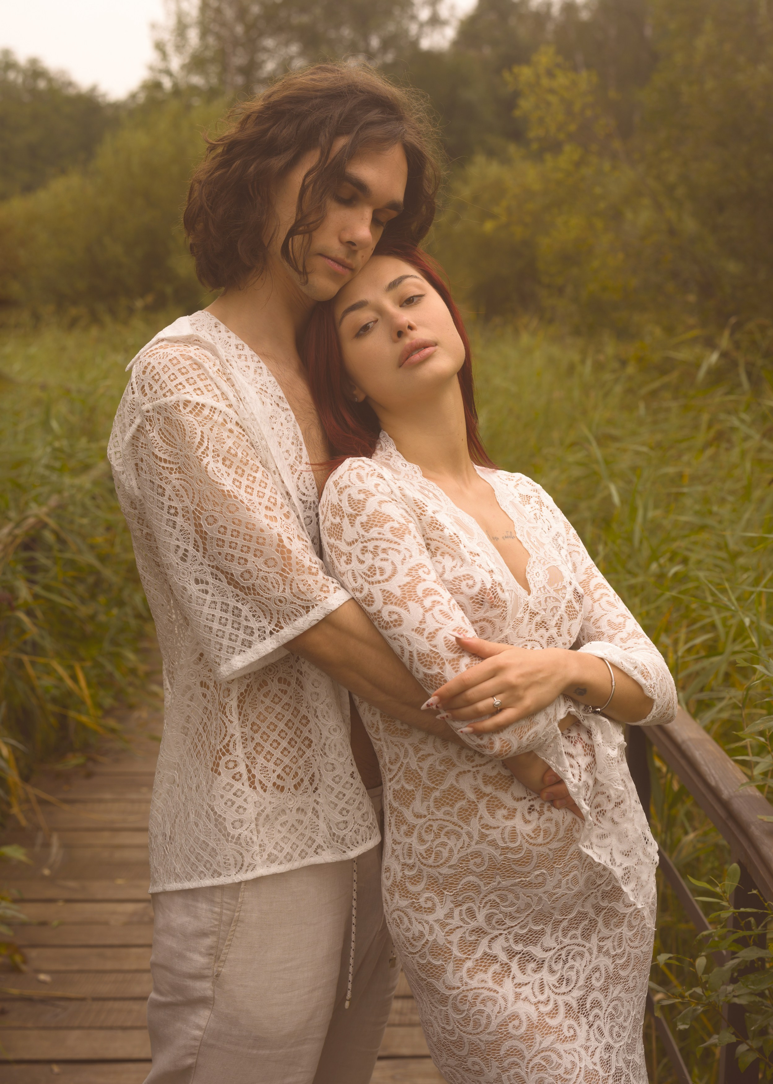 Фотосъемка Love Story на берегу Финского залива на экотропе