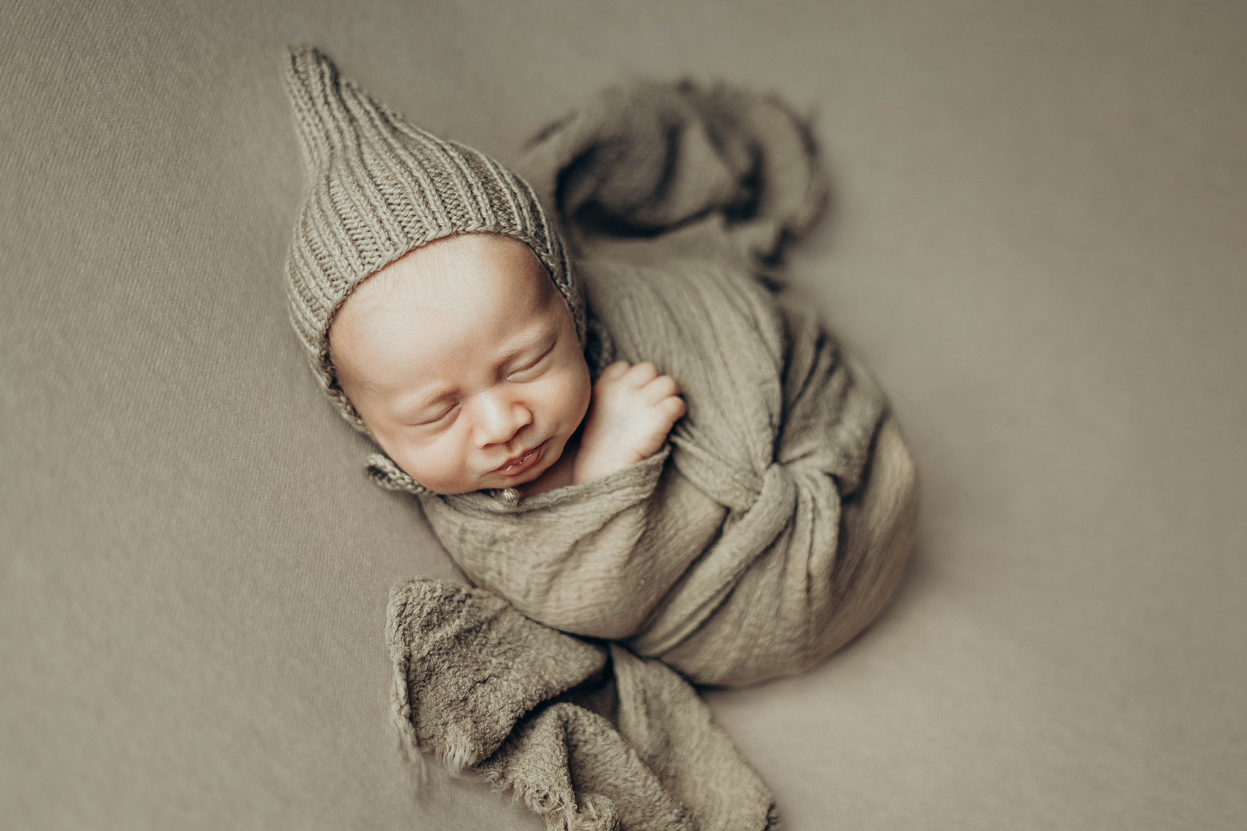 фотограф фотосессия ньюборн новорожденный малыш лайфстайл классический newborn фотосессия в краснодаре фотограф в краснодаре роды роддом фотограф