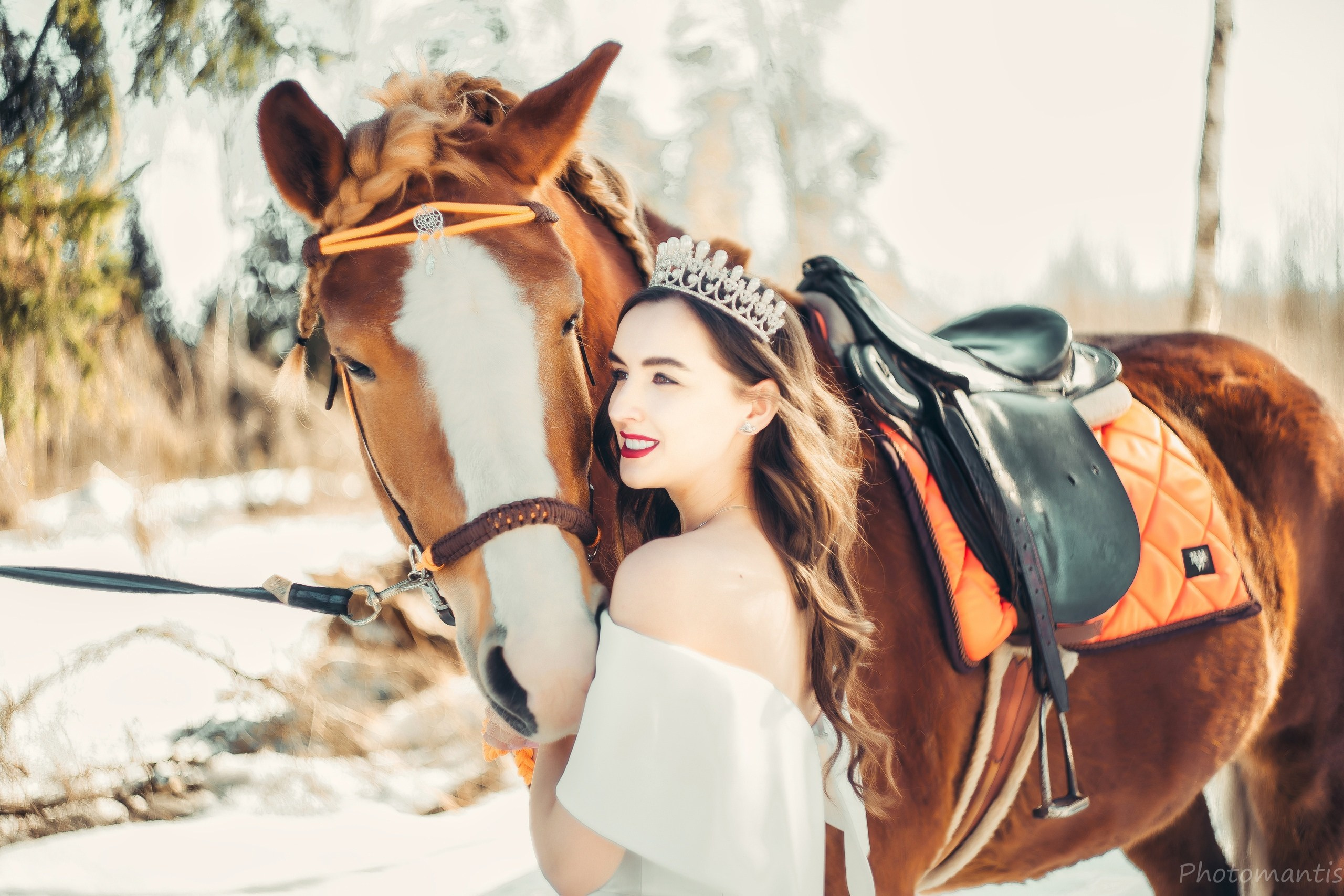 Девушки с лошадками. Photomantis