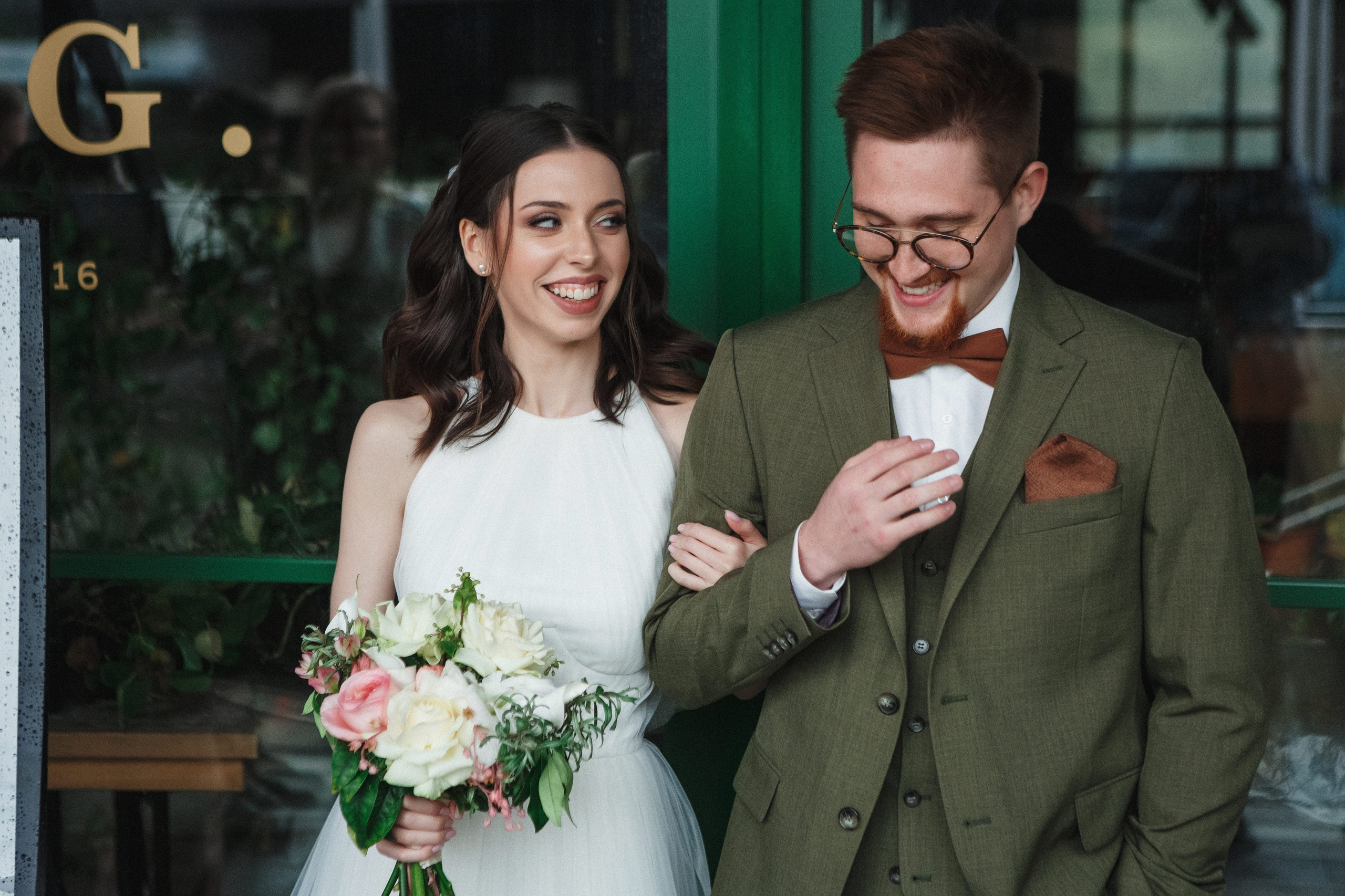 Моменты: Съёмка букета невесты в ТРЦ Большой, Ростов-на-Дону. Свадебный и семейный фотограф в Таганроге Бакарюк Антон