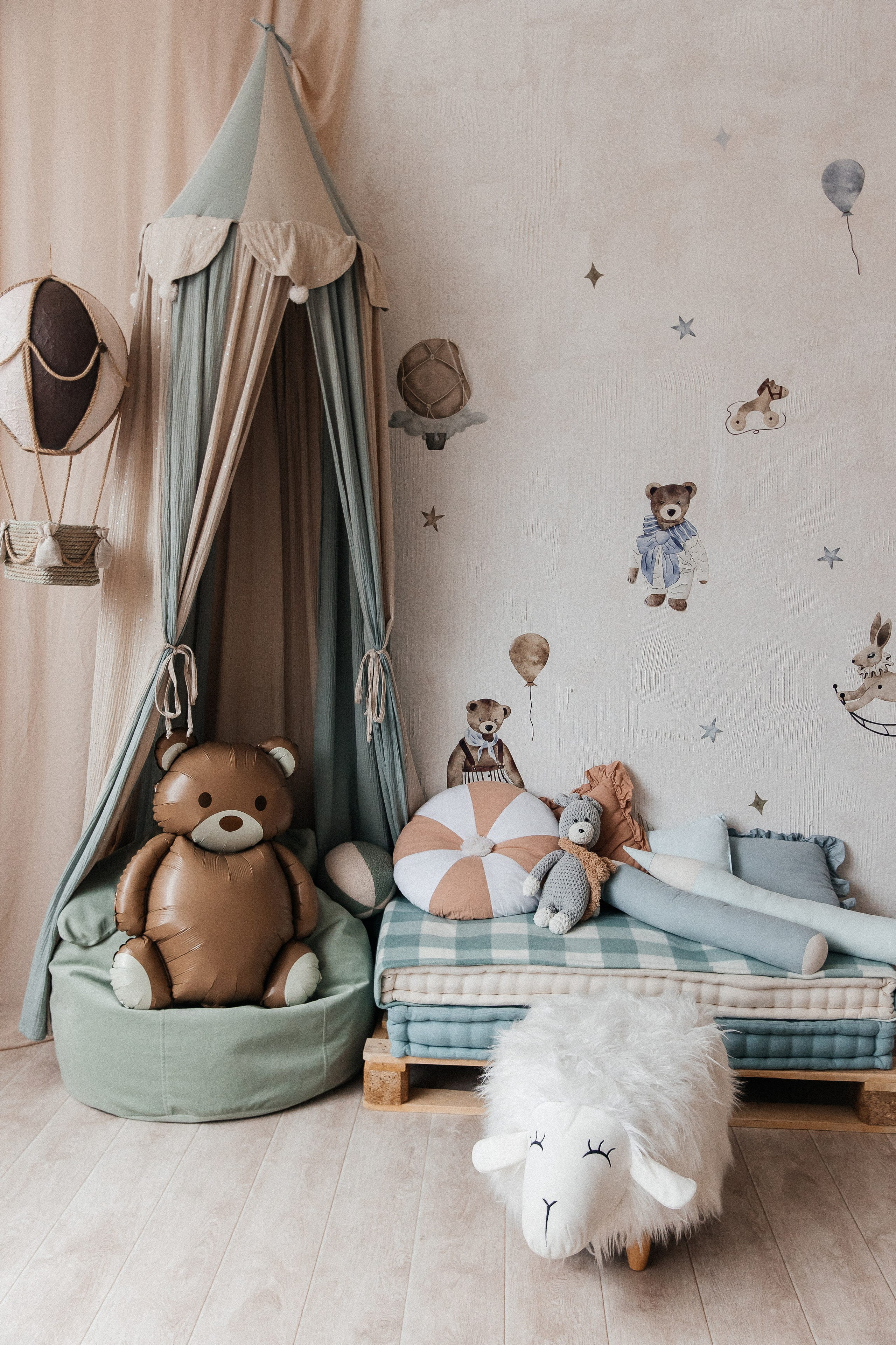 Локации студии