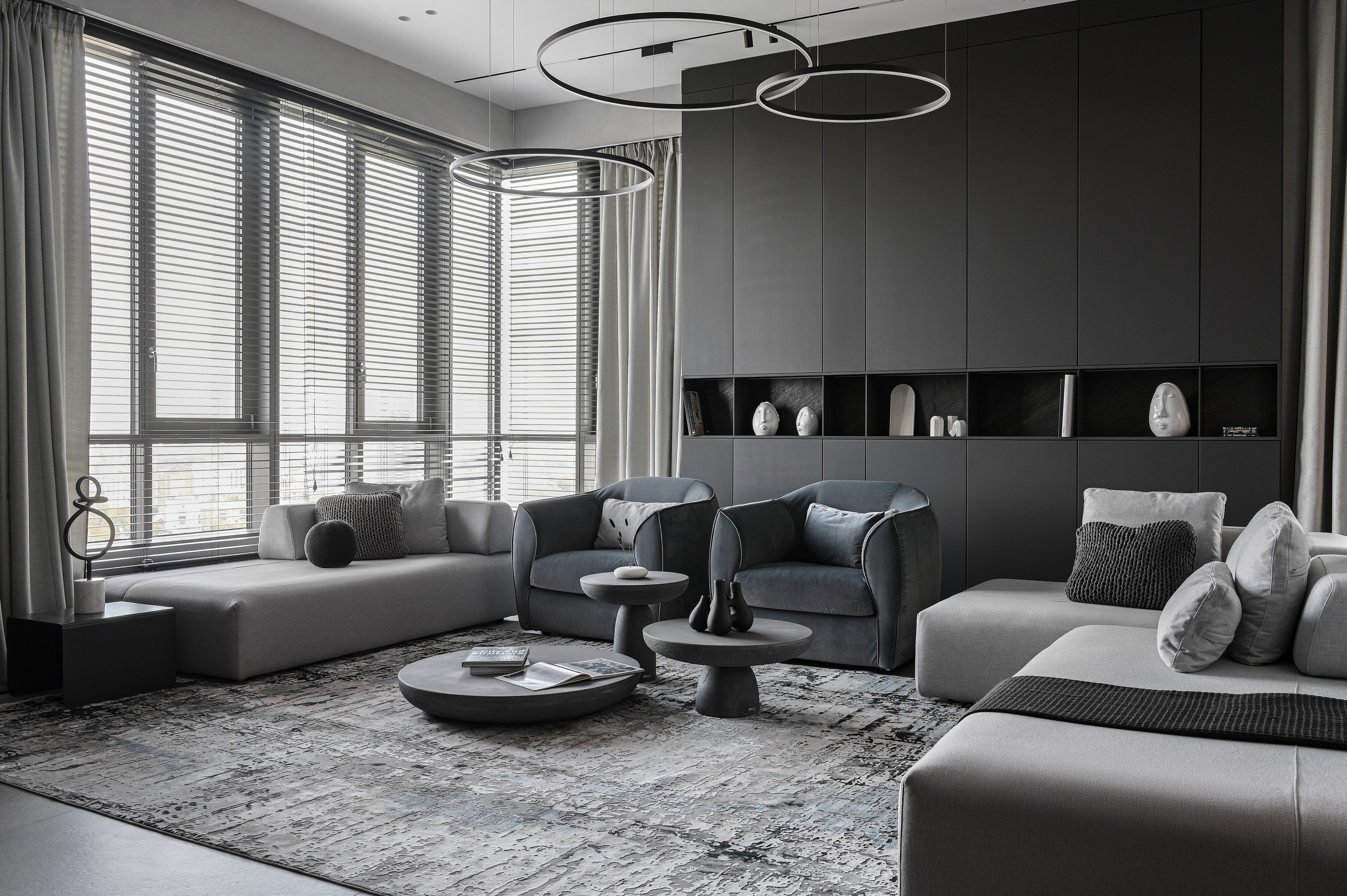 Бетон и камень: лаконичная квартира в серых тонах в Москве. Интерьерный фотограф Константин Пырьев