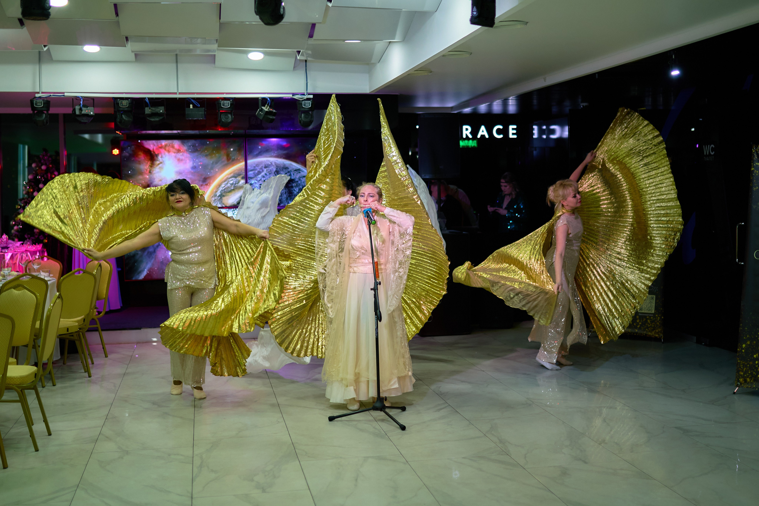 Зал КРАСА МАСС-МЕДИА ЧУВАШИИ. Владимир Суздалов (ProMaXe) — Портретный фотограф, тематические фотосессии в Чебоксарах