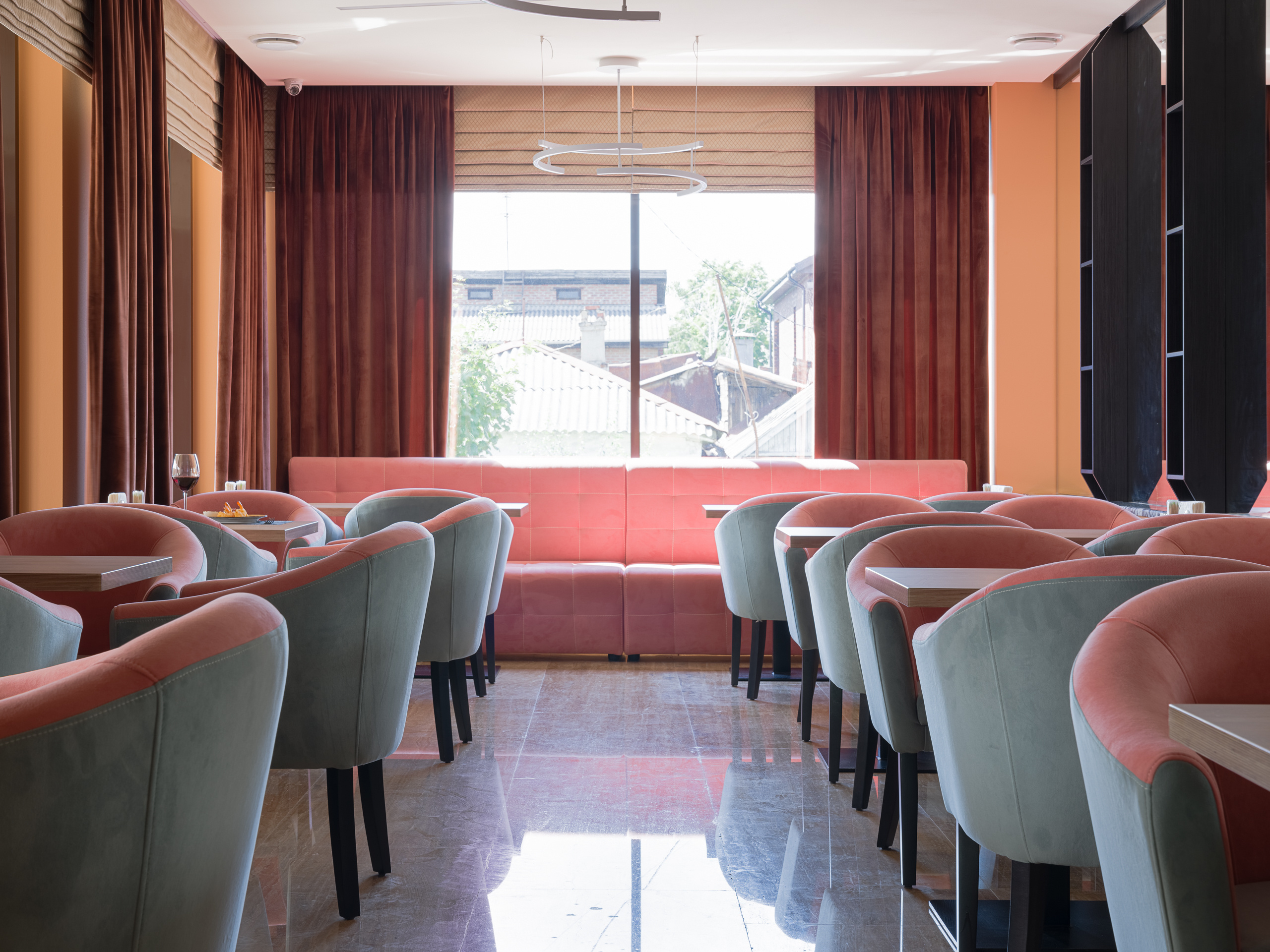 Отель «Henrik» - Краснодар, Чкалова, 132 - фото 10 - интерьер кафе