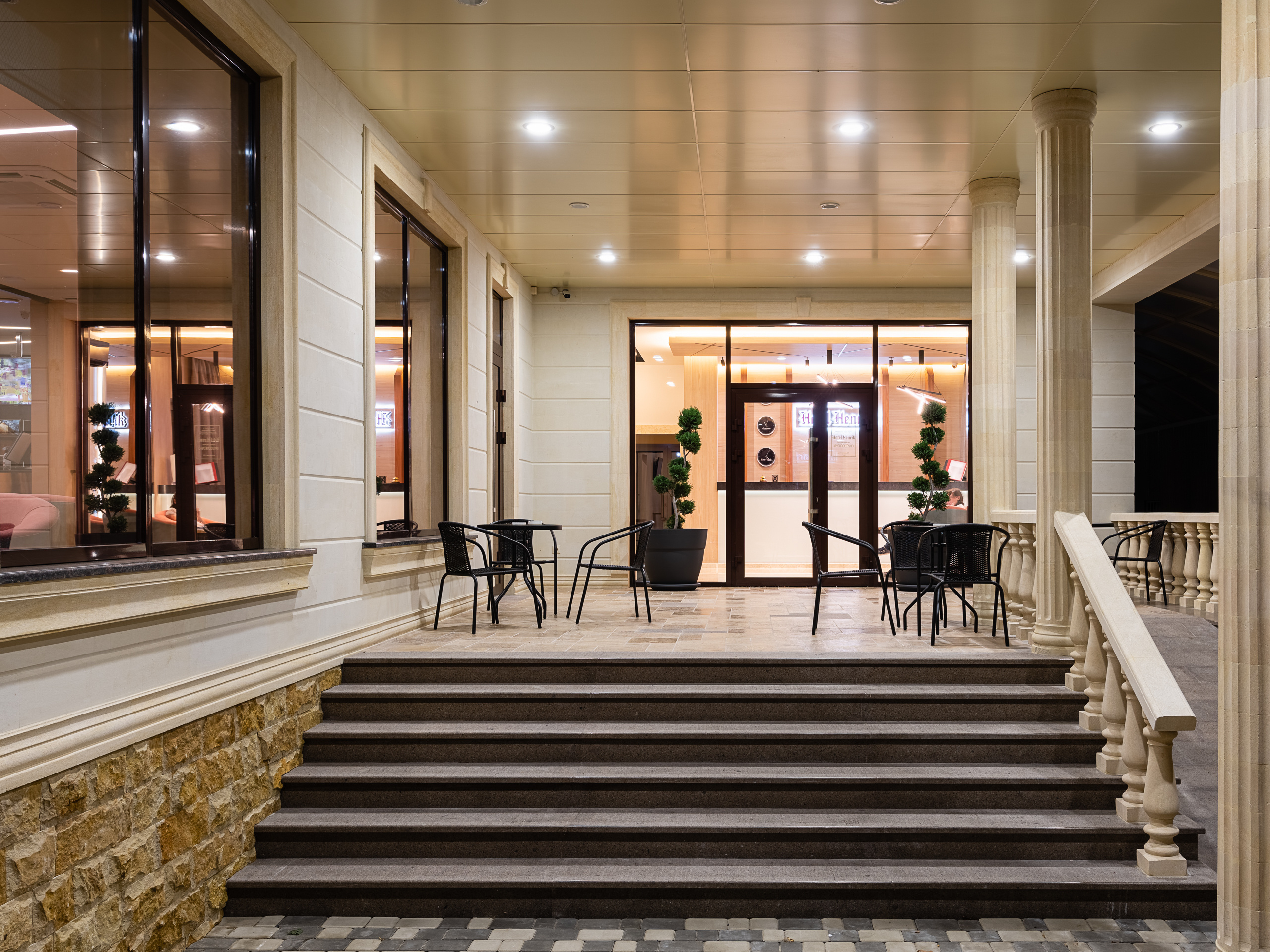 Отель «Henrik» - Краснодар, Чкалова, 132 - фото 1 - входная группа