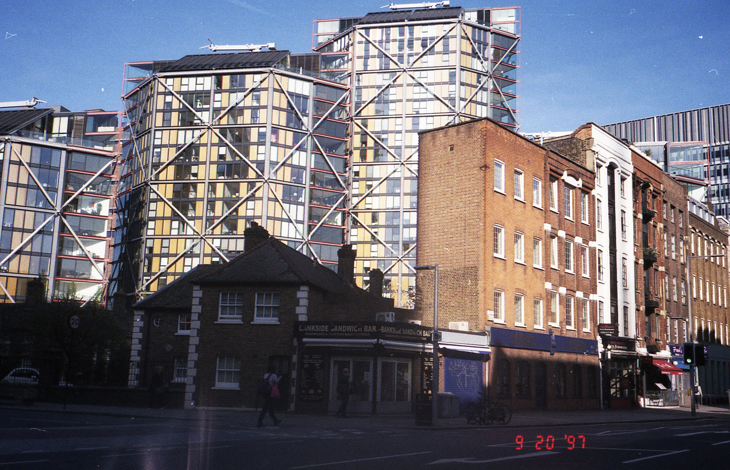 Analog London. Iraogo