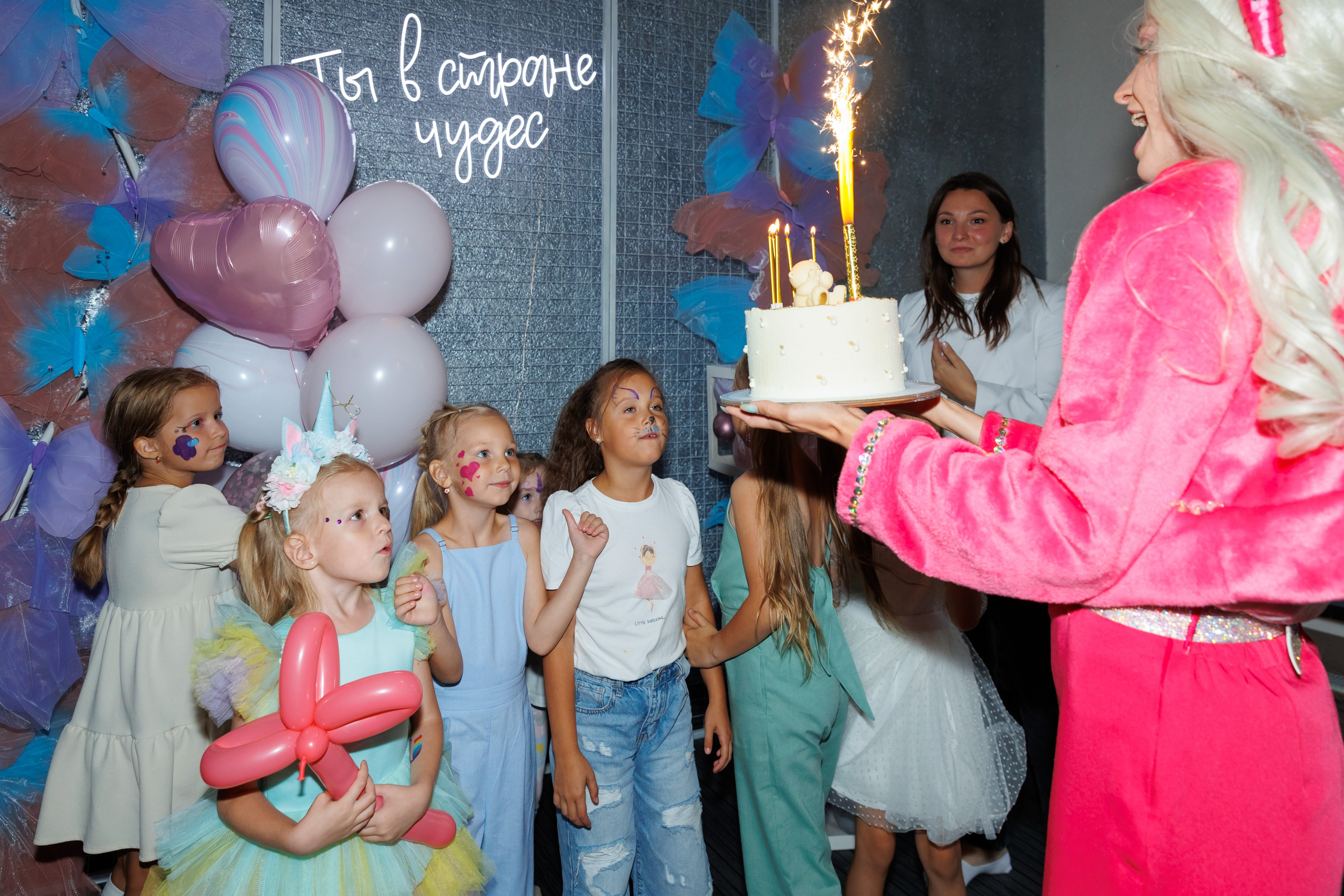 Детский лофт Алиса в стране чудес. Женский фотограф в Новосибирске Наталья Гресь