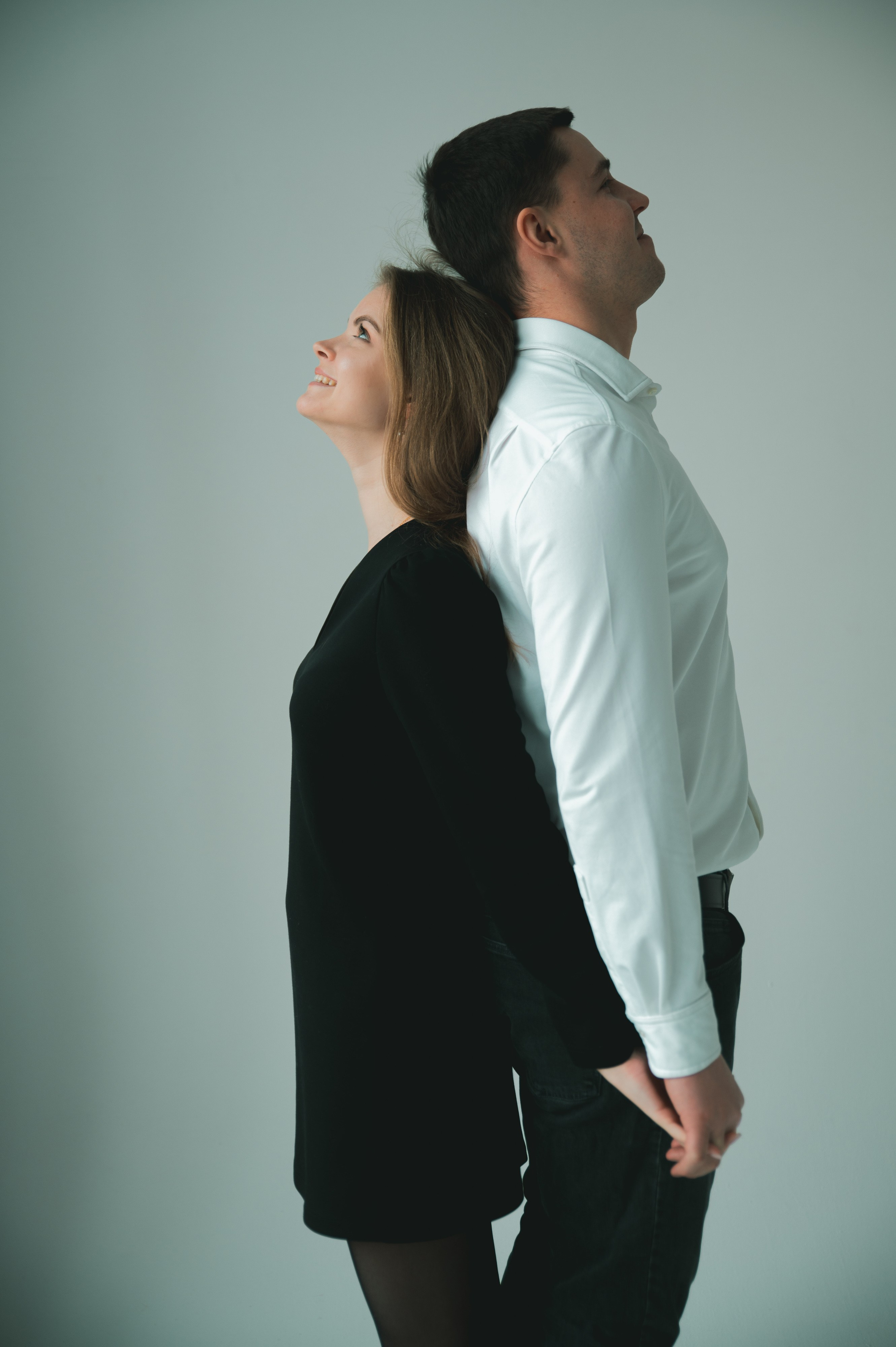 Предсвадебная лавстори в студии в Москве. Свадебный и портретный фотограф в Москве Жердев Даниил