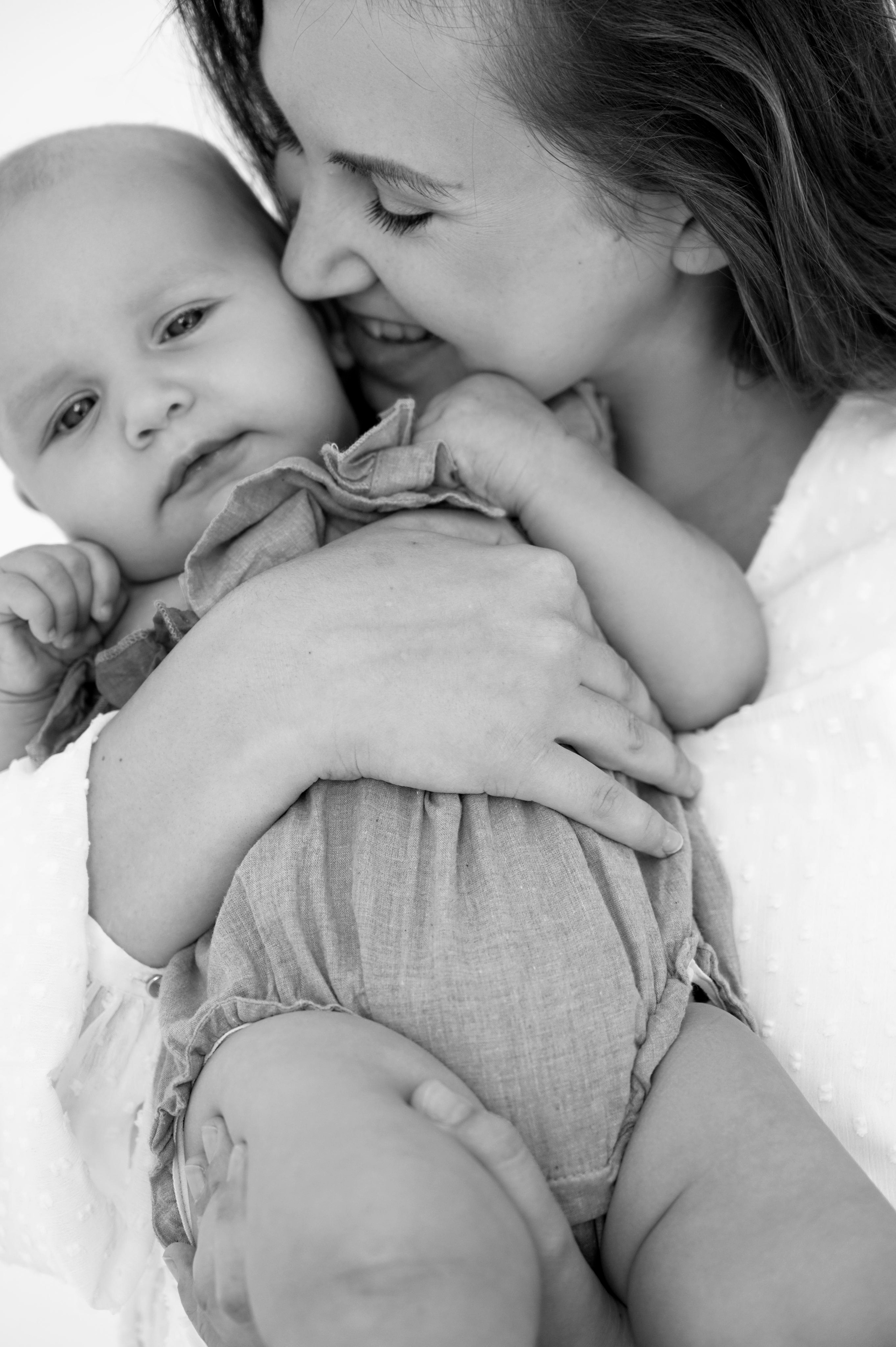 Ульяна. Профессиональный фотограф беременности в СПБ. Стильные фотосессии беременности в стиле минимализм и классическая фотография