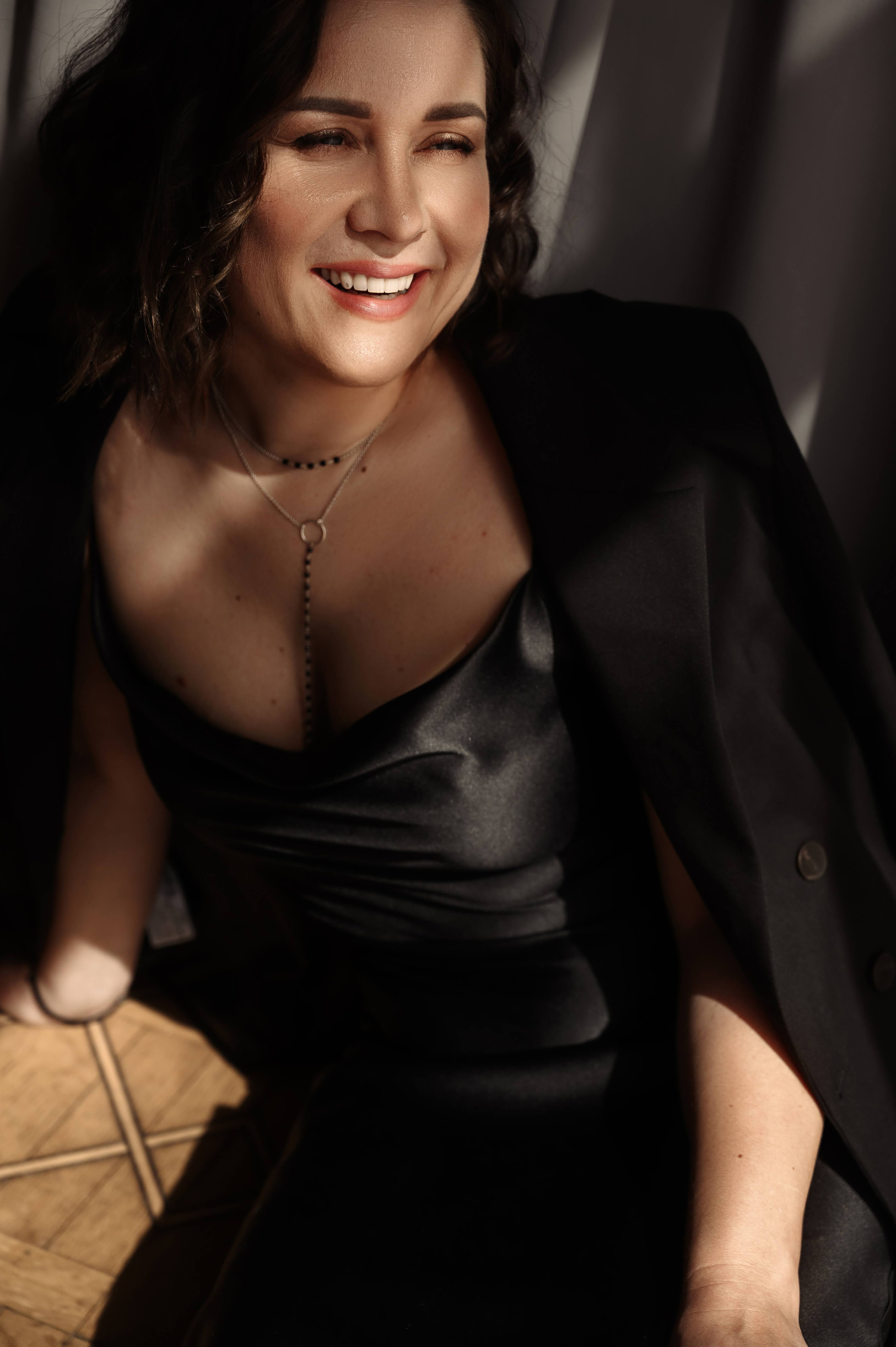 Лиза. Профессиональный фотограф беременности в СПБ. Стильные фотосессии беременности в стиле минимализм и классическая фотография