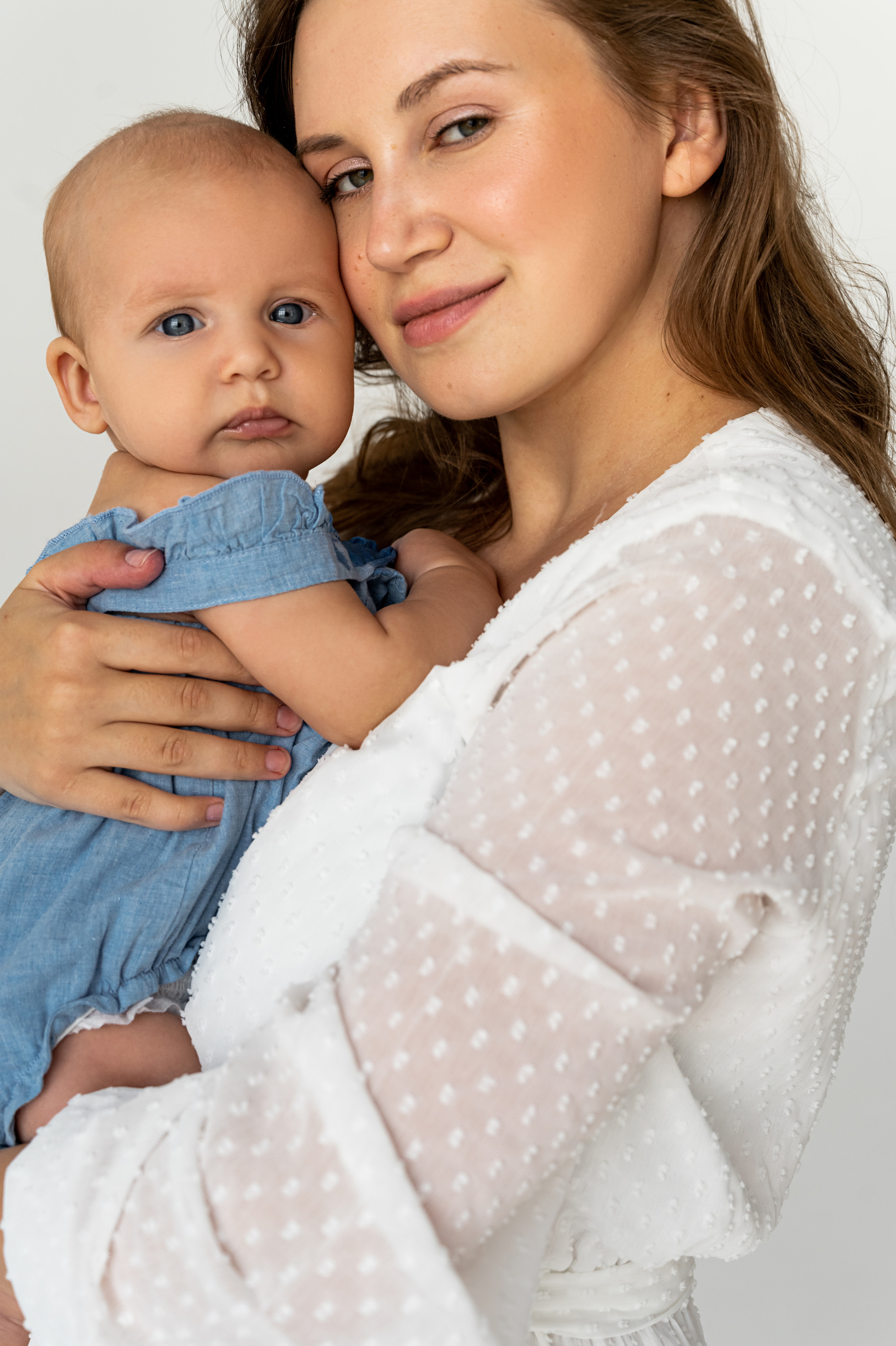 Ульяна. Профессиональный фотограф беременности в СПБ. Стильные фотосессии беременности в стиле минимализм и классическая фотография