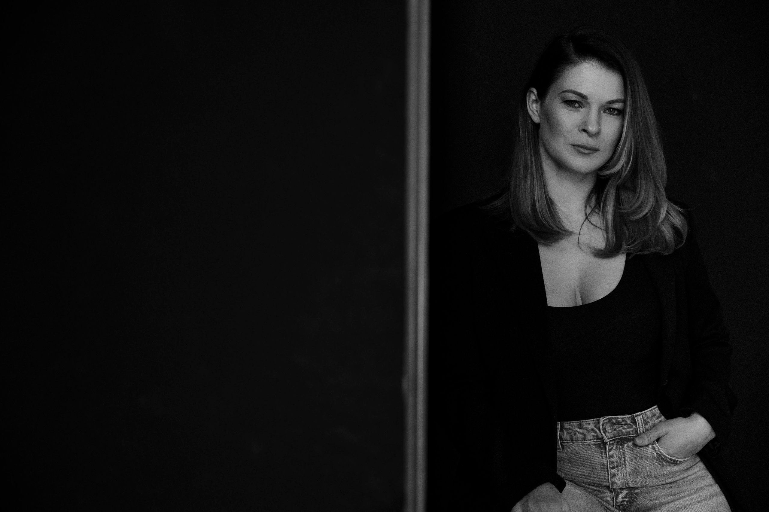 Дарина. Профессиональный фотограф беременности в СПБ. Стильные фотосессии беременности в стиле минимализм и классическая фотография