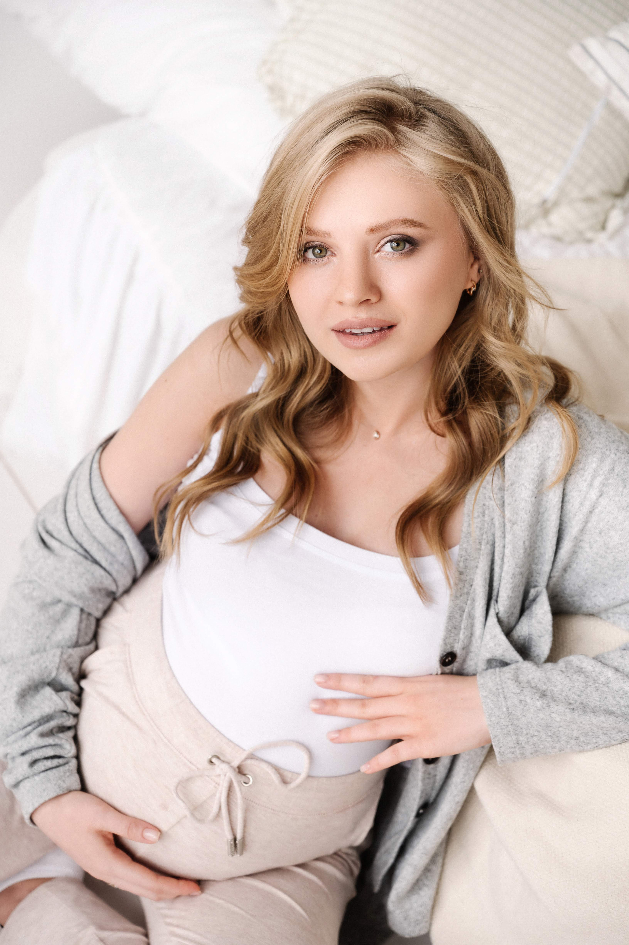 Екатерина. Профессиональный фотограф беременности в СПБ. Стильные фотосессии беременности в стиле минимализм и классическая фотография