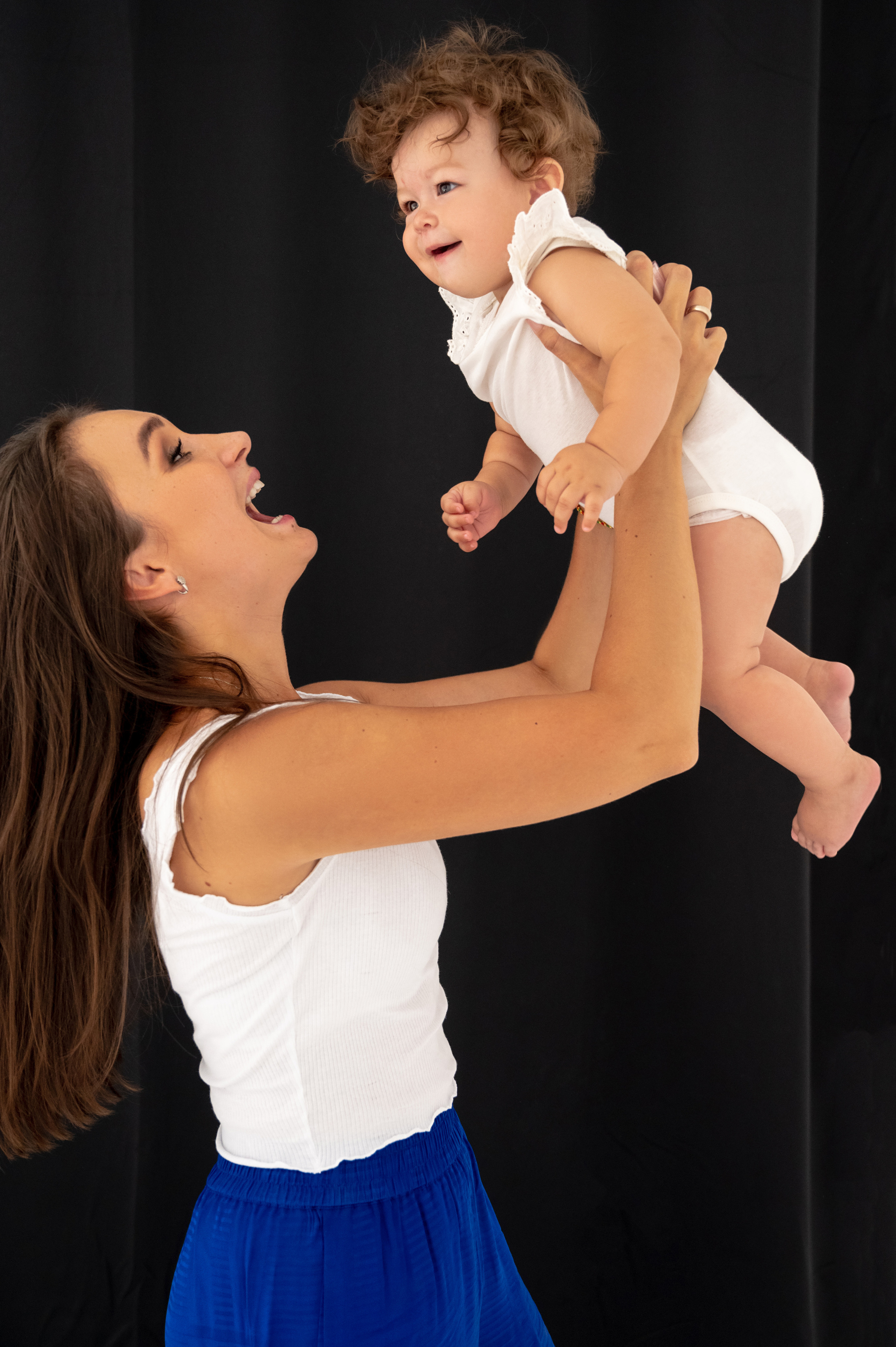 Варя. Профессиональный фотограф беременности в СПБ. Стильные фотосессии беременности в стиле минимализм и классическая фотография