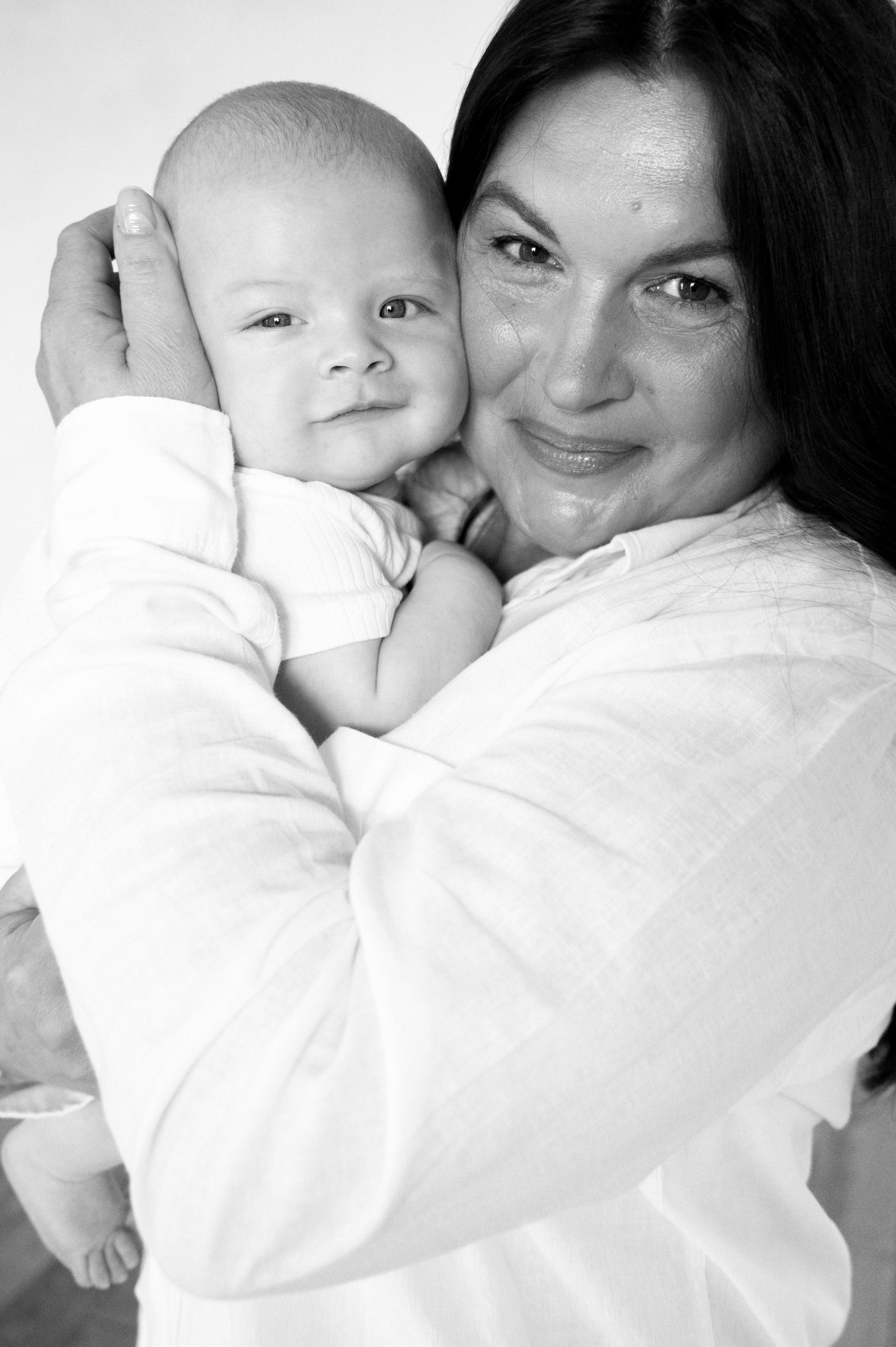 Фотосесьемка Евгении. Профессиональный фотограф беременности в СПБ. Стильные фотосессии беременности в стиле минимализм и классическая фотография