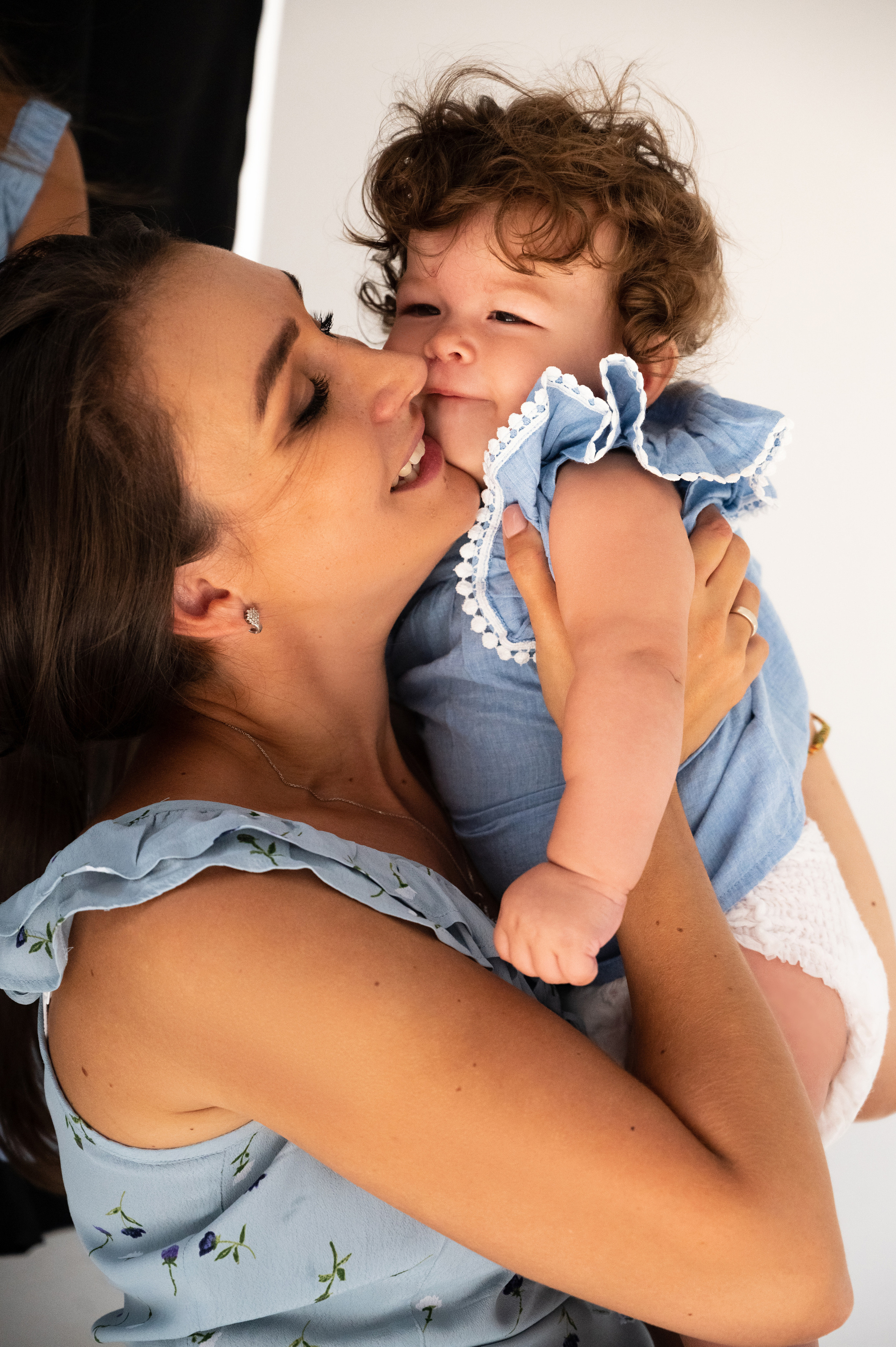 Варя. Профессиональный фотограф беременности в СПБ. Стильные фотосессии беременности в стиле минимализм и классическая фотография