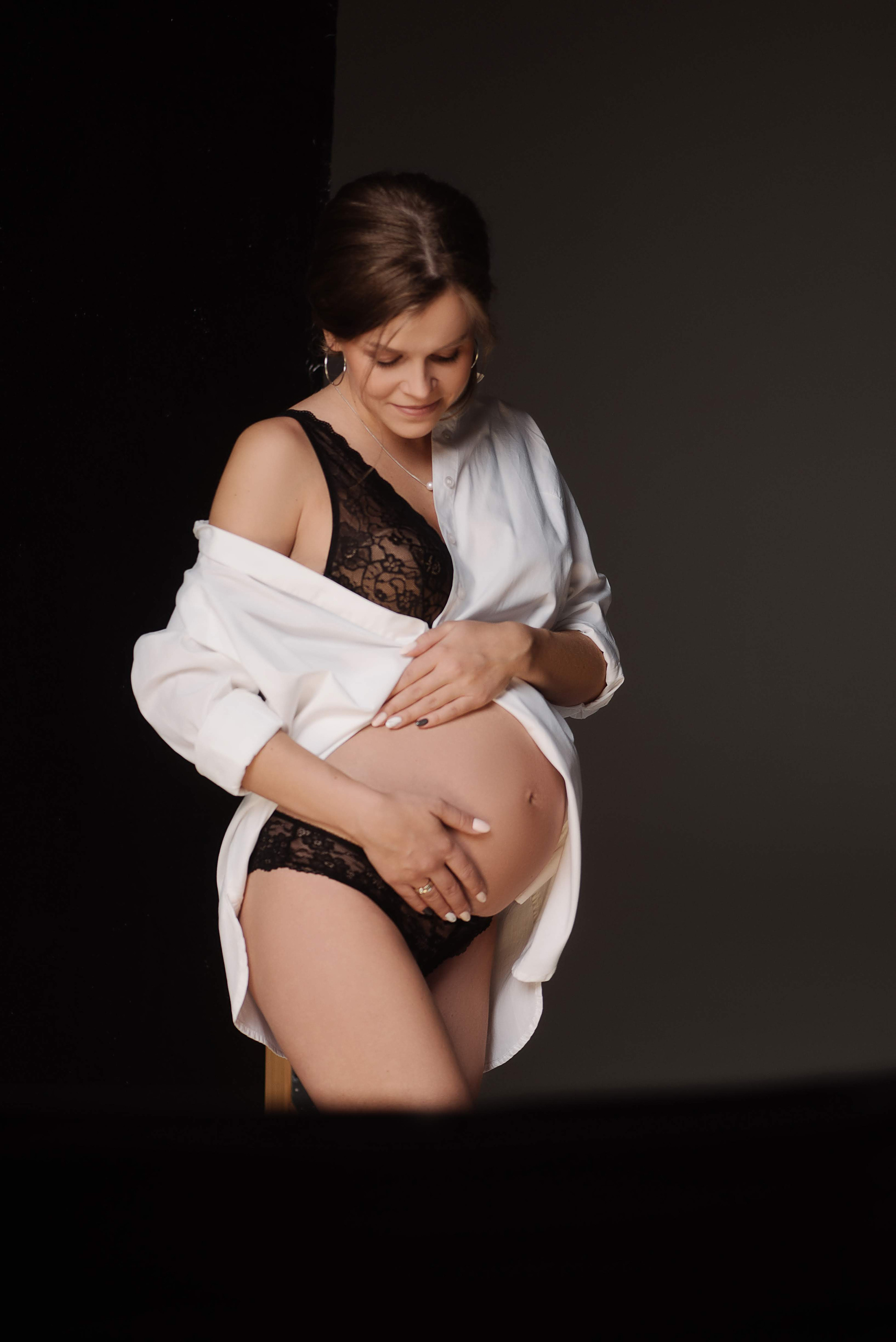 Мария. Профессиональный фотограф беременности в СПБ. Стильные фотосессии беременности в стиле минимализм и классическая фотография