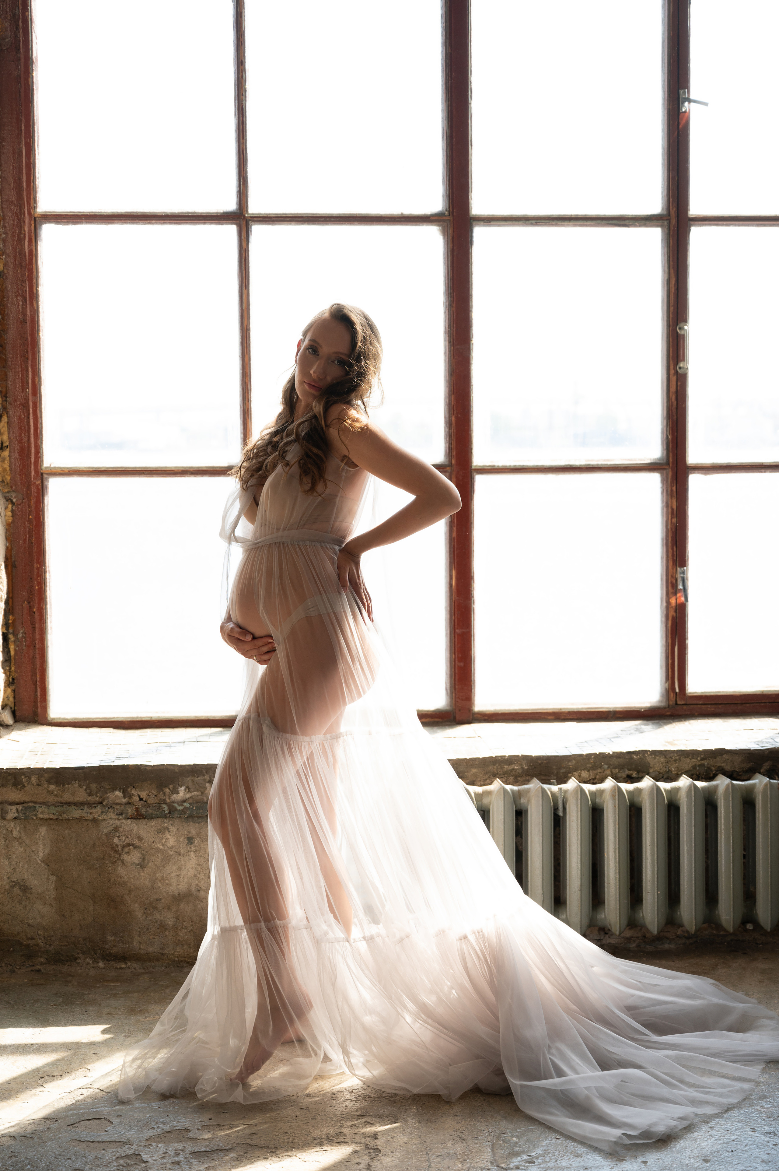 Юлия. Профессиональный фотограф беременности в СПБ. Стильные фотосессии беременности в стиле минимализм и классическая фотография
