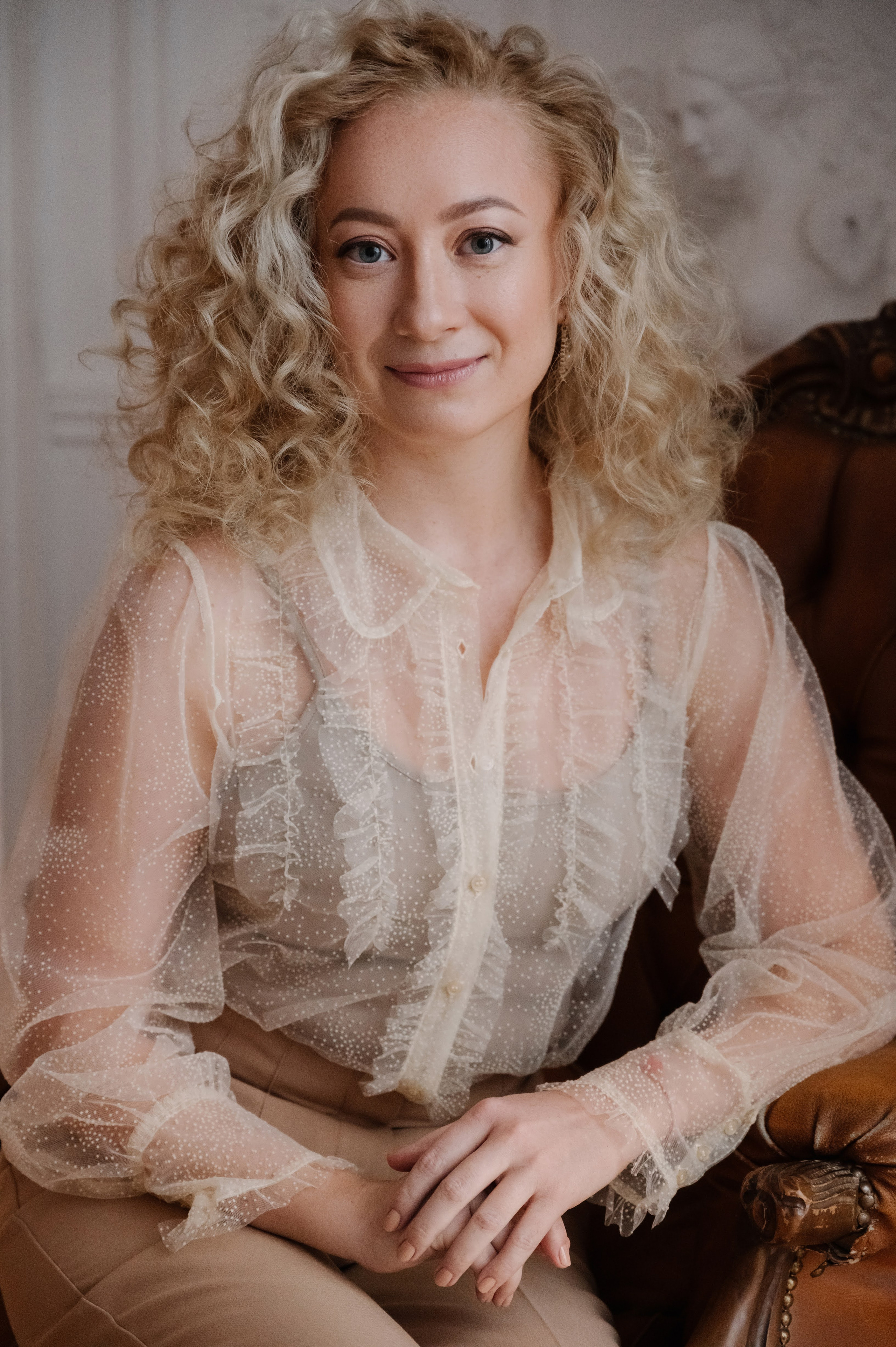 Лилия. Профессиональный фотограф беременности в СПБ. Стильные фотосессии беременности в стиле минимализм и классическая фотография