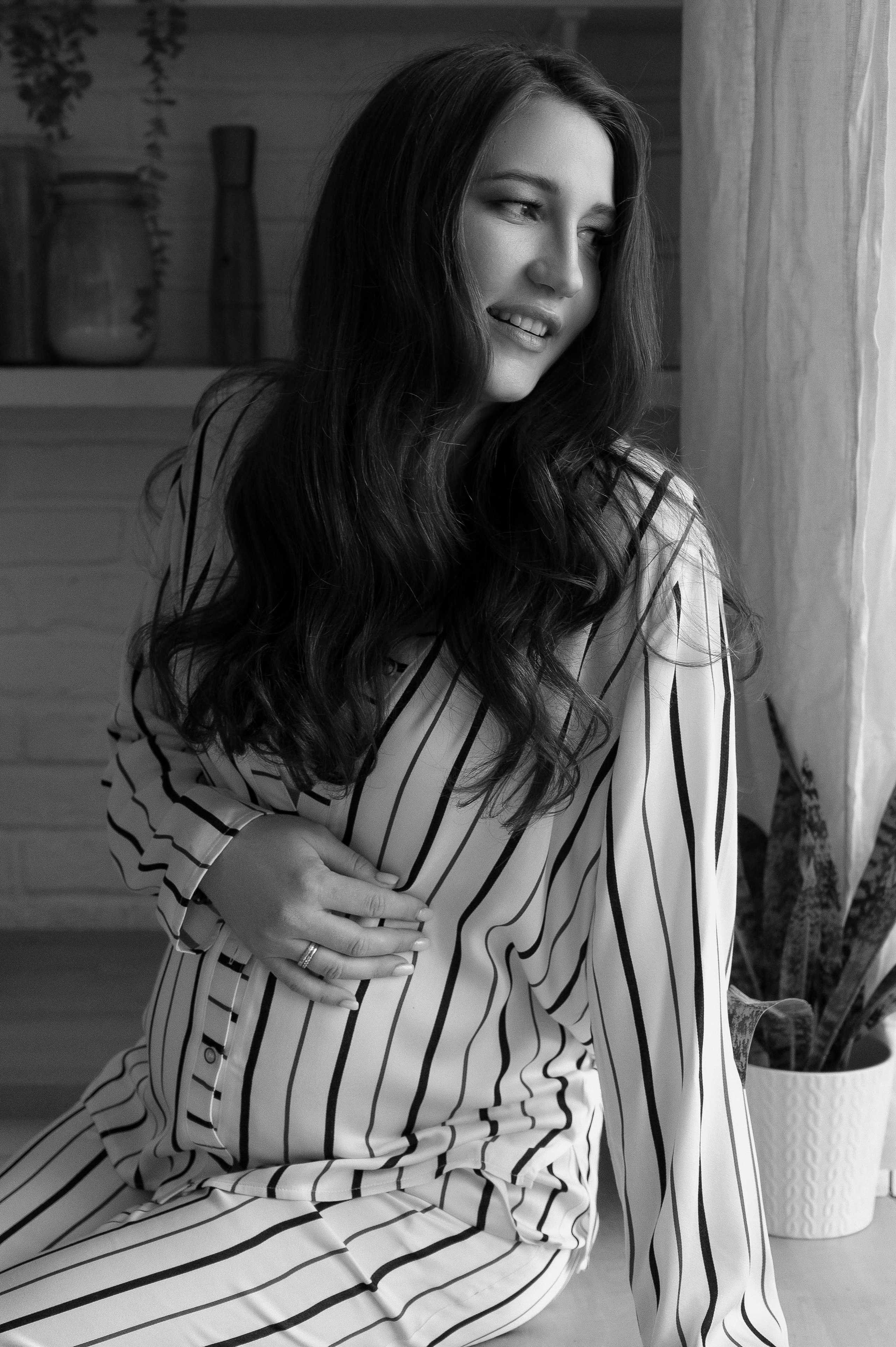 Марианна. Профессиональный фотограф беременности в СПБ. Стильные фотосессии беременности в стиле минимализм и классическая фотография