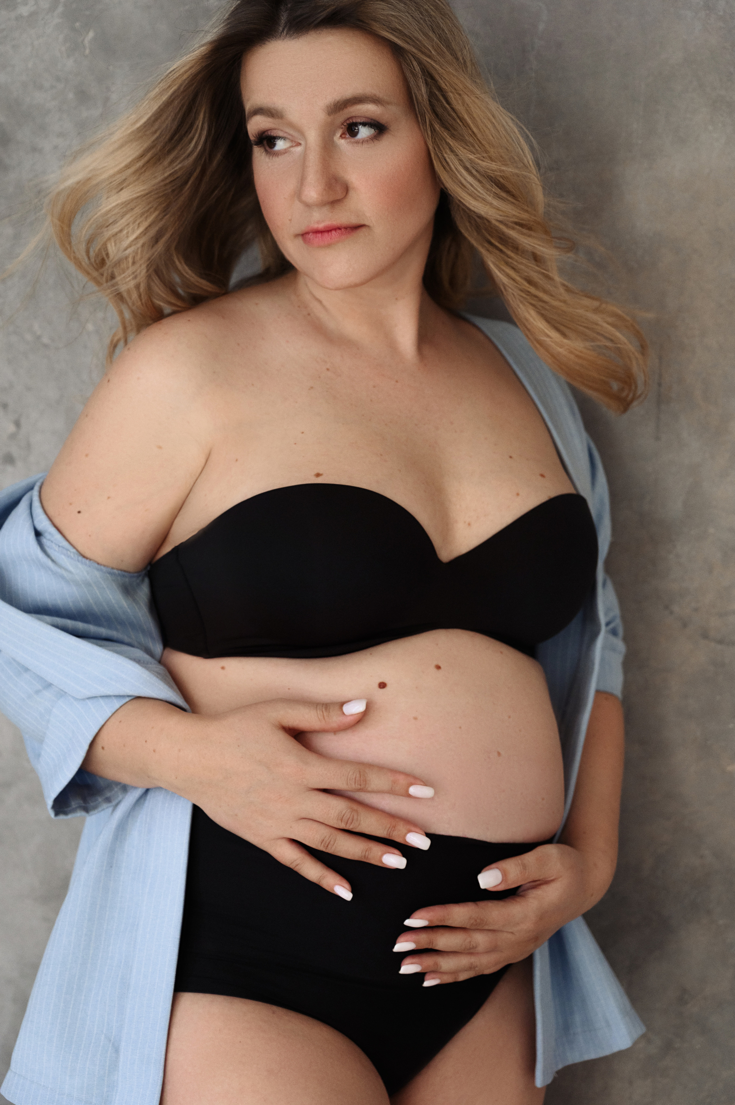 Светлана. Профессиональный фотограф беременности в СПБ. Стильные фотосессии беременности в стиле минимализм и классическая фотография