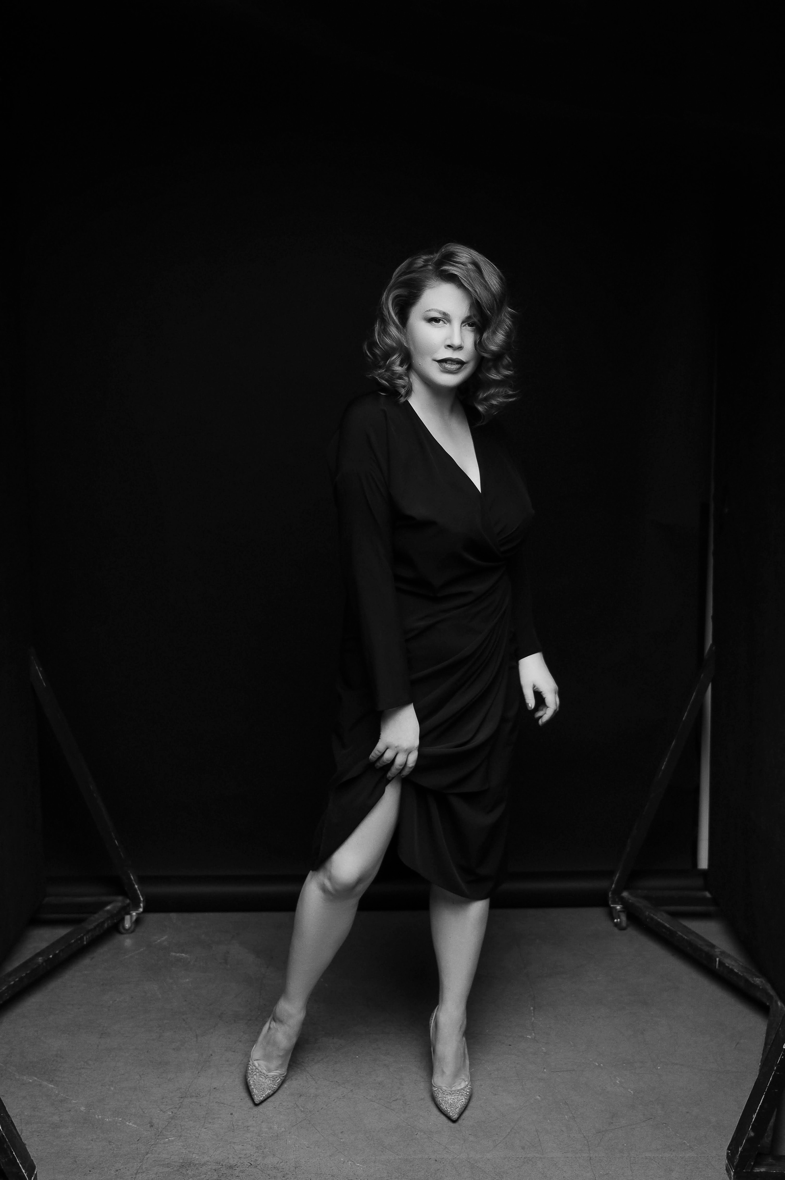 Александра. Профессиональный фотограф беременности в СПБ. Стильные фотосессии беременности в стиле минимализм и классическая фотография