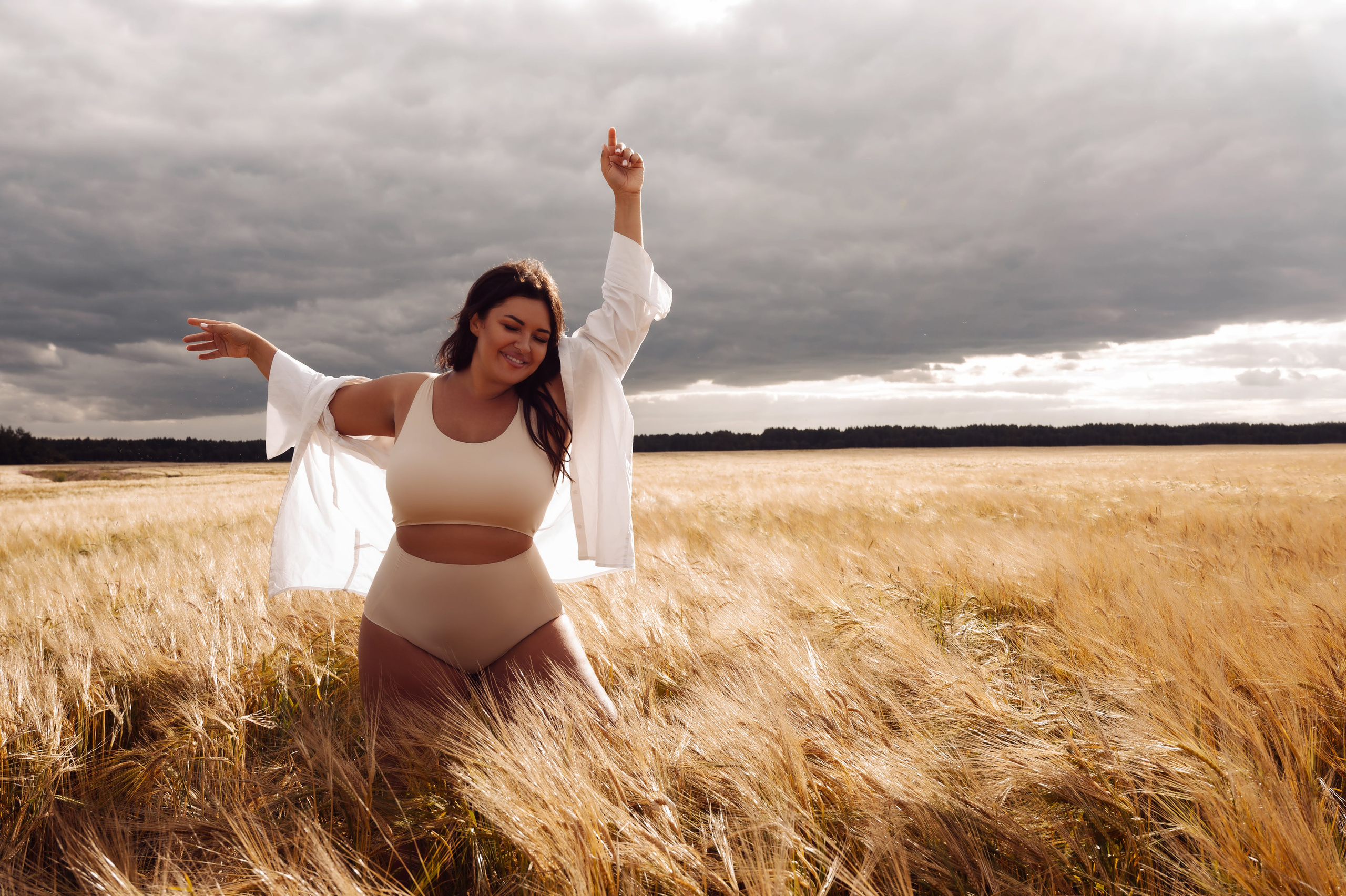 ВИКА И ЭЛЯ. Профессиональный фотограф беременности в СПБ. Стильные фотосессии беременности в стиле минимализм и классическая фотография
