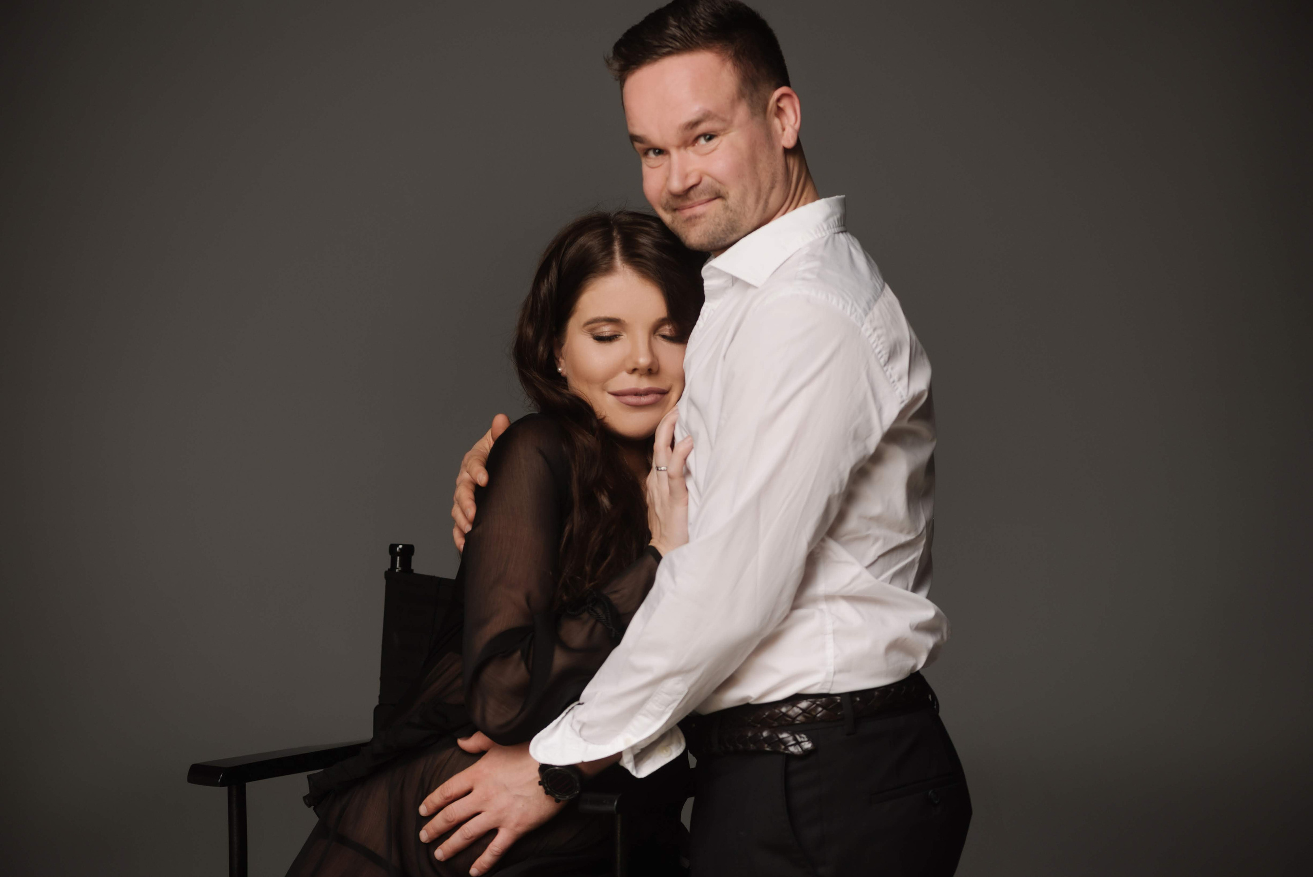 Анна. Профессиональный фотограф беременности в СПБ. Стильные фотосессии беременности в стиле минимализм и классическая фотография