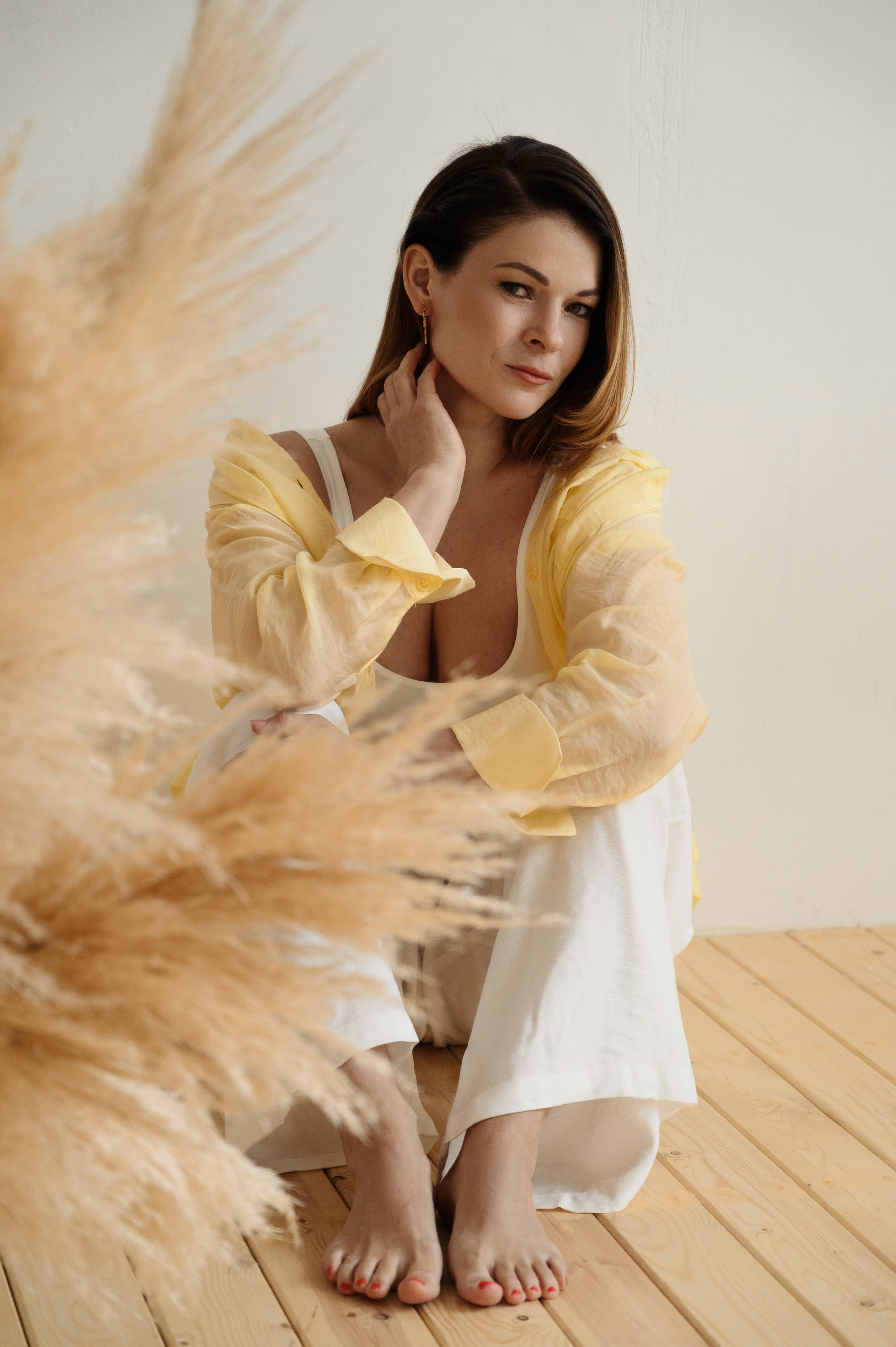 Дарина. Профессиональный фотограф беременности в СПБ. Стильные фотосессии беременности в стиле минимализм и классическая фотография