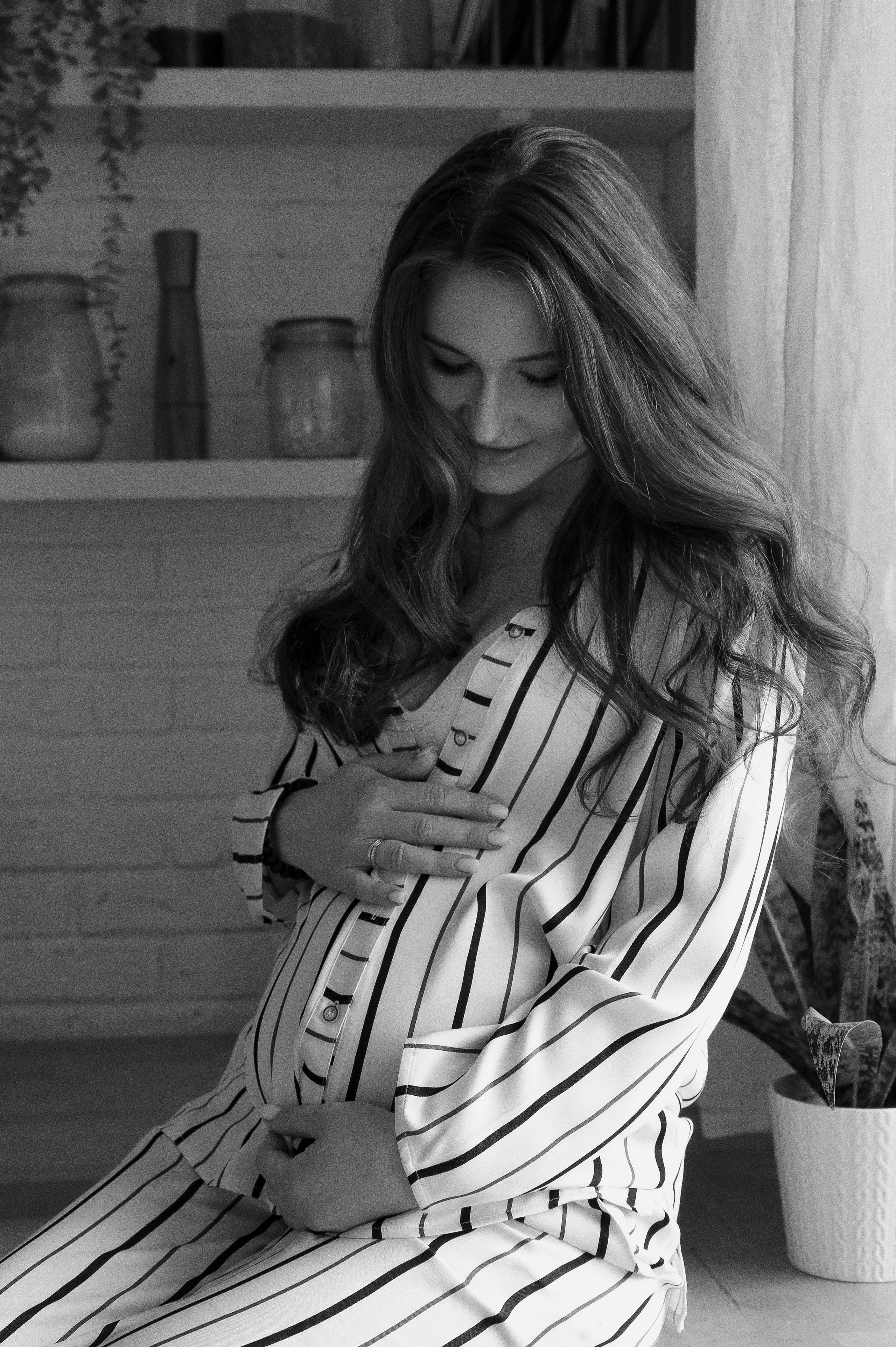 Марианна. Профессиональный фотограф беременности в СПБ. Стильные фотосессии беременности в стиле минимализм и классическая фотография