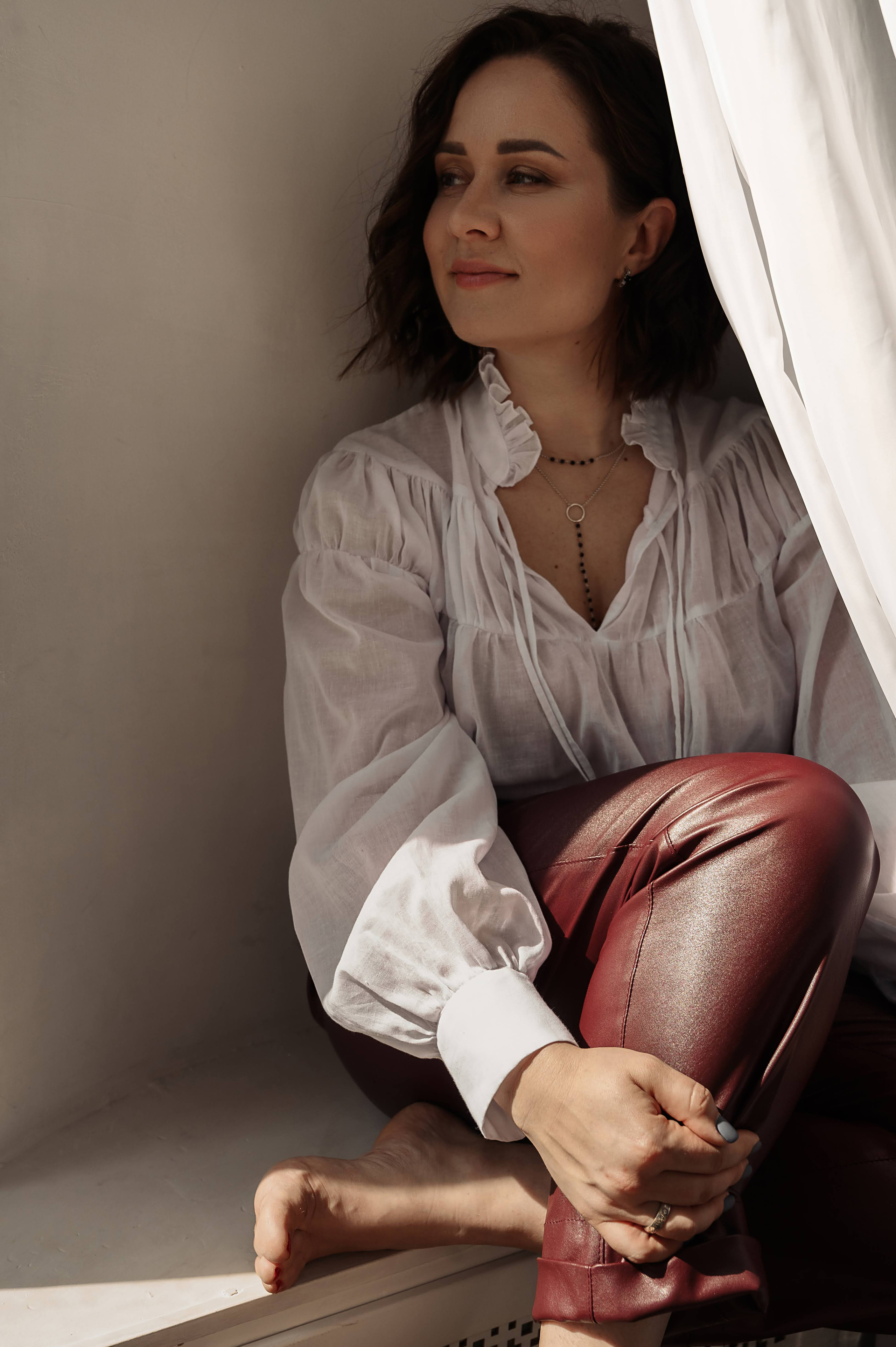 Лиза. Профессиональный фотограф беременности в СПБ. Стильные фотосессии беременности в стиле минимализм и классическая фотография