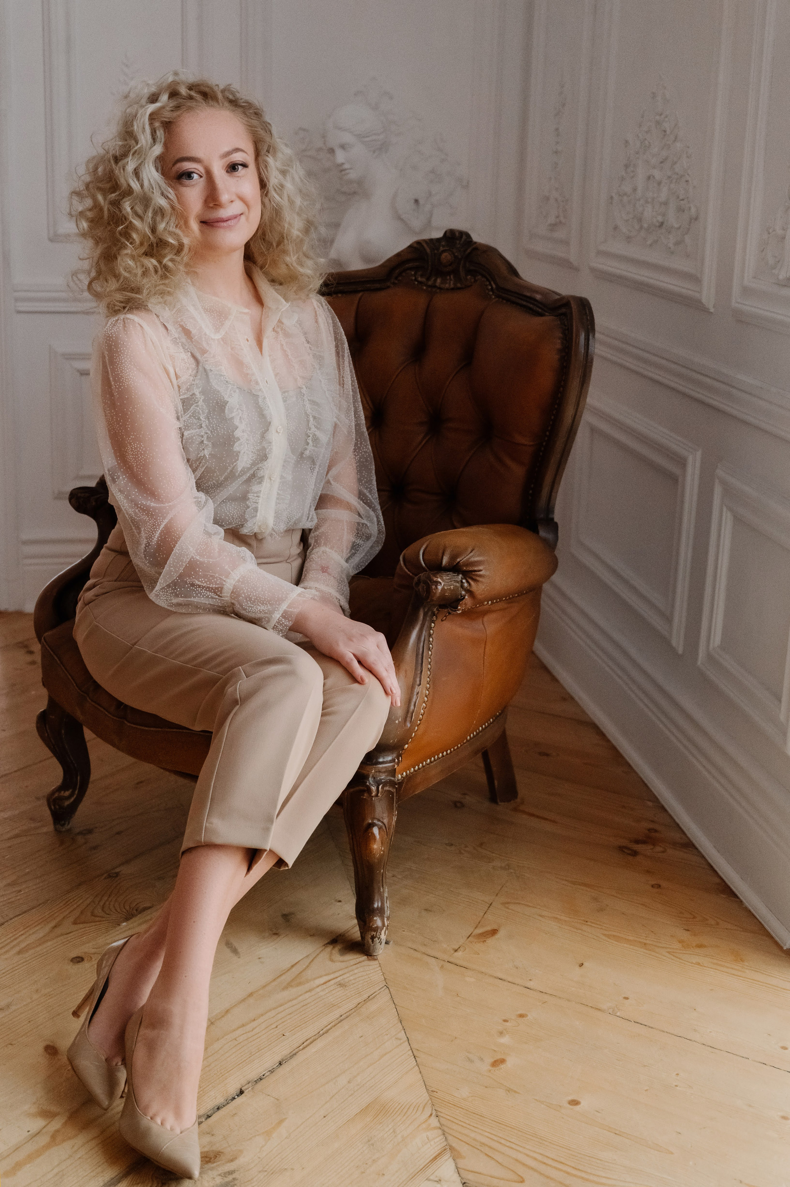 Лилия. Профессиональный фотограф беременности в СПБ. Стильные фотосессии беременности в стиле минимализм и классическая фотография