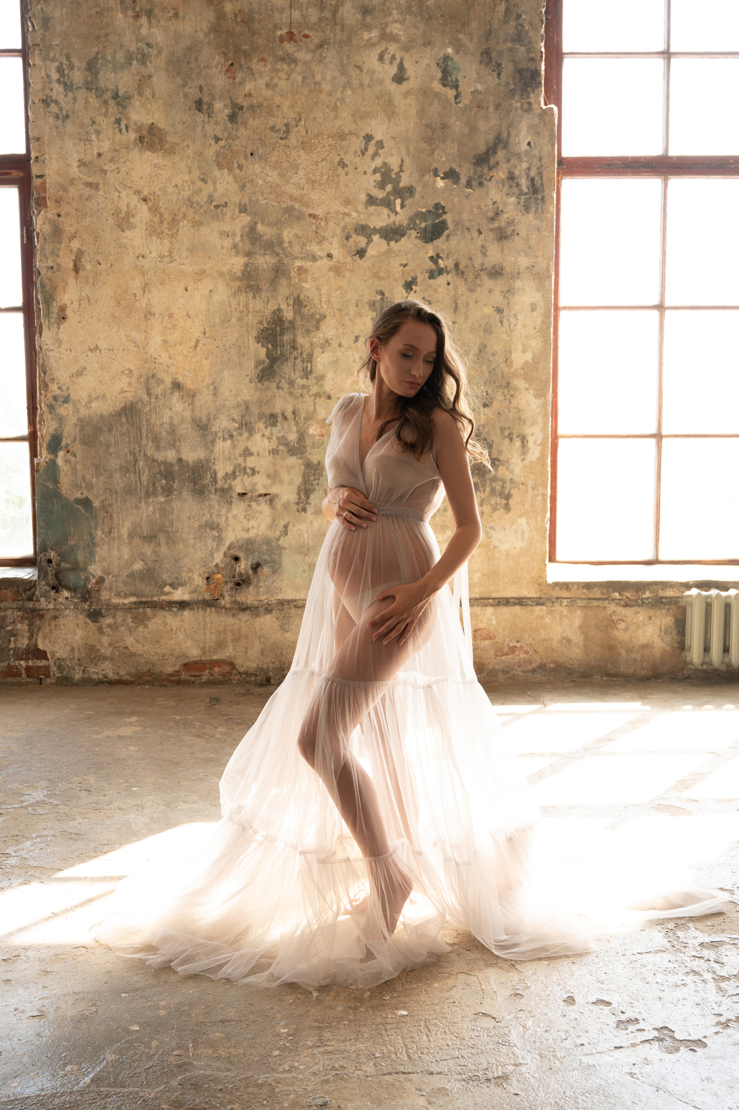 Юлия. Профессиональный фотограф беременности в СПБ. Стильные фотосессии беременности в стиле минимализм и классическая фотография
