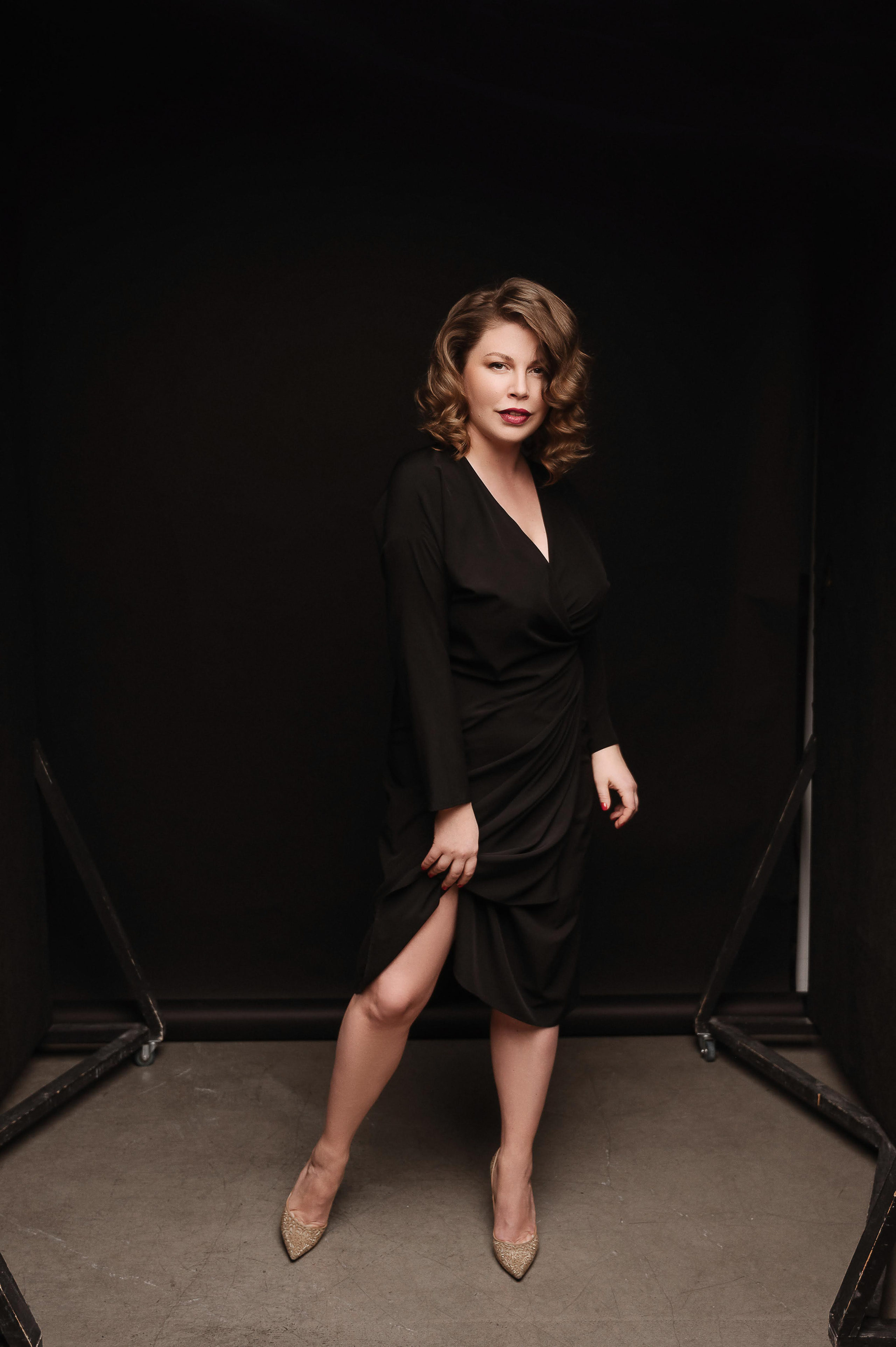 Александра. Профессиональный фотограф беременности в СПБ. Стильные фотосессии беременности в стиле минимализм и классическая фотография