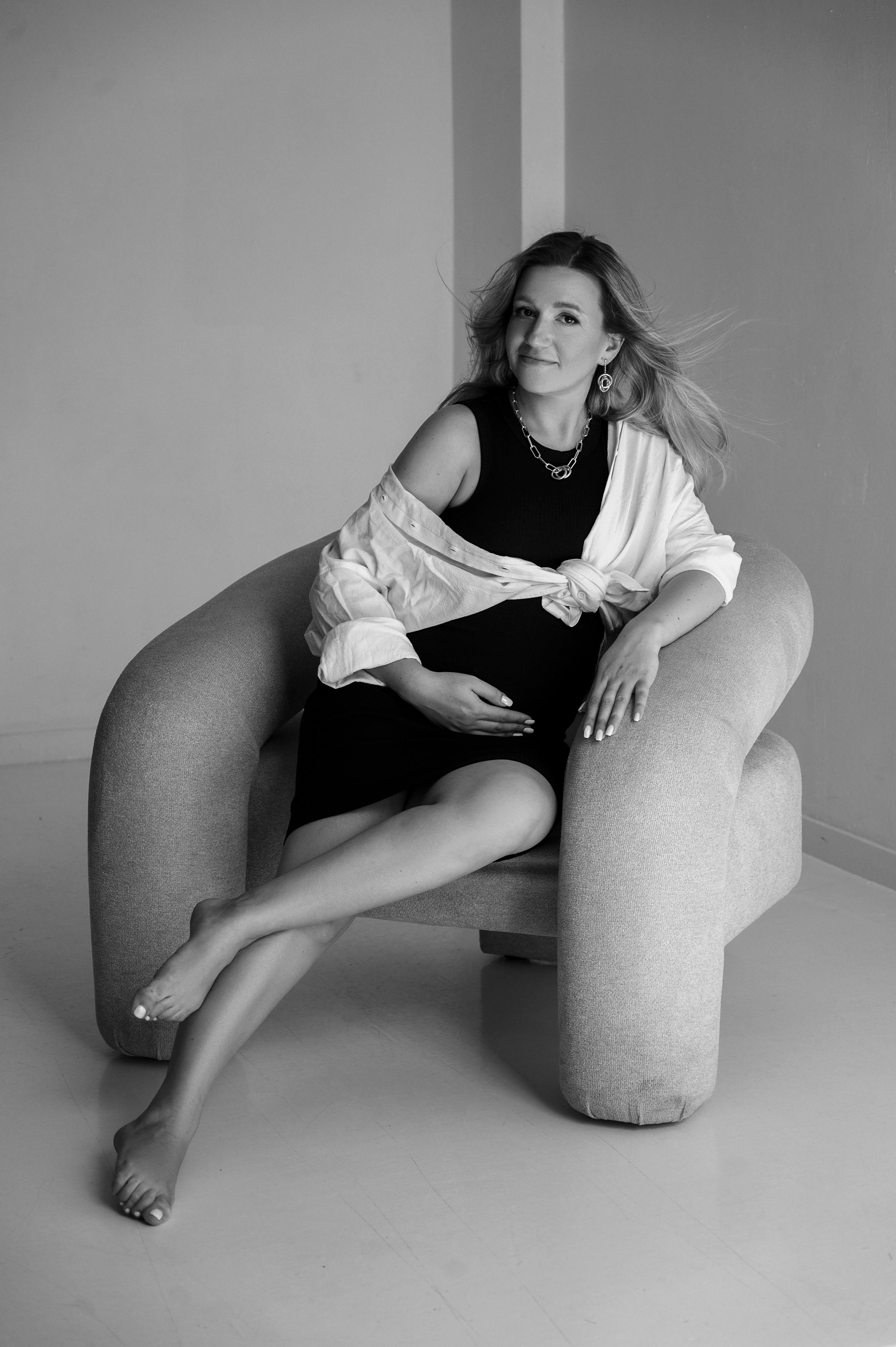 Светлана. Профессиональный фотограф беременности в СПБ. Стильные фотосессии беременности в стиле минимализм и классическая фотография