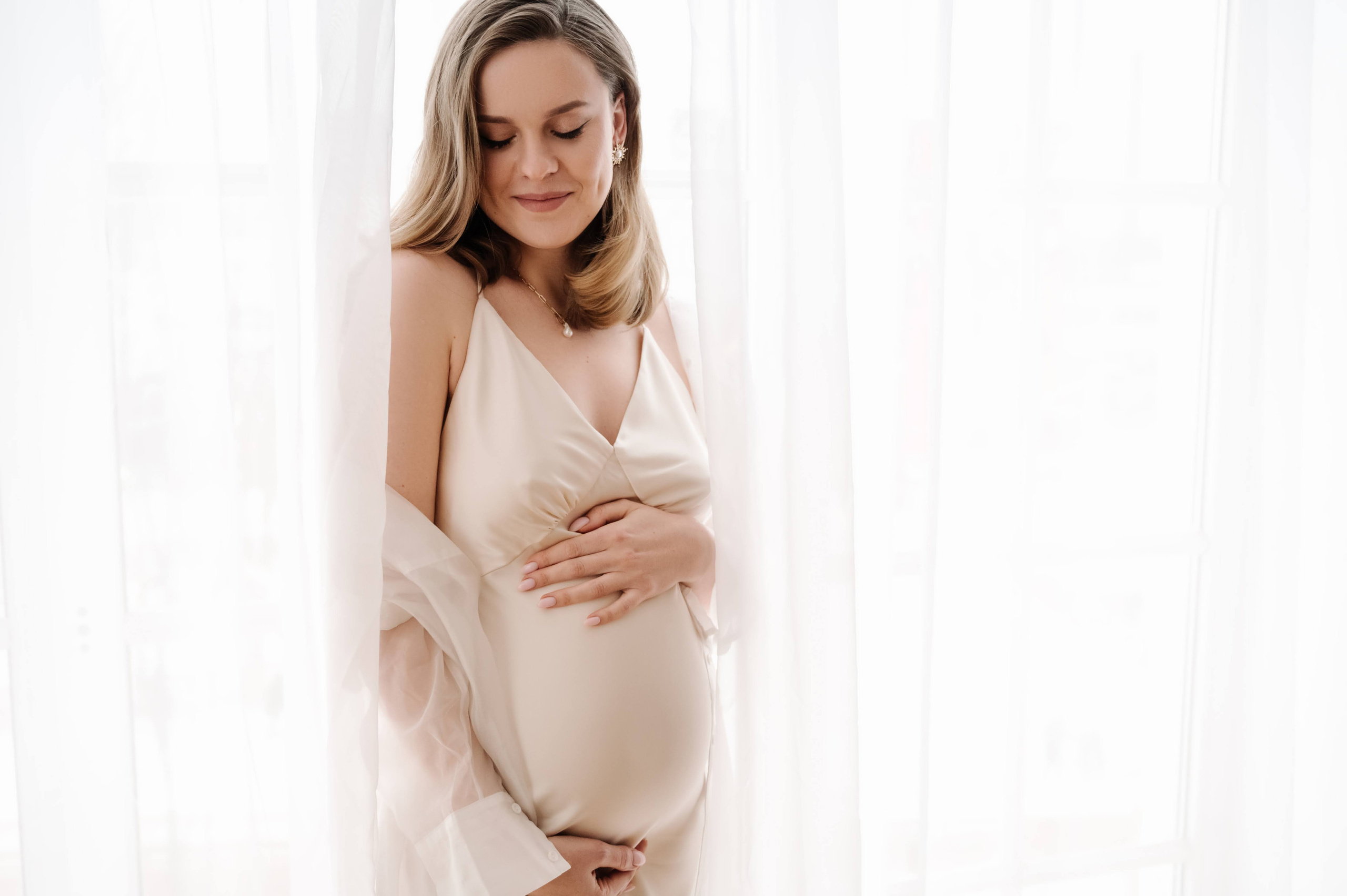 Татьяна. Профессиональный фотограф беременности в СПБ. Стильные фотосессии беременности в стиле минимализм и классическая фотография