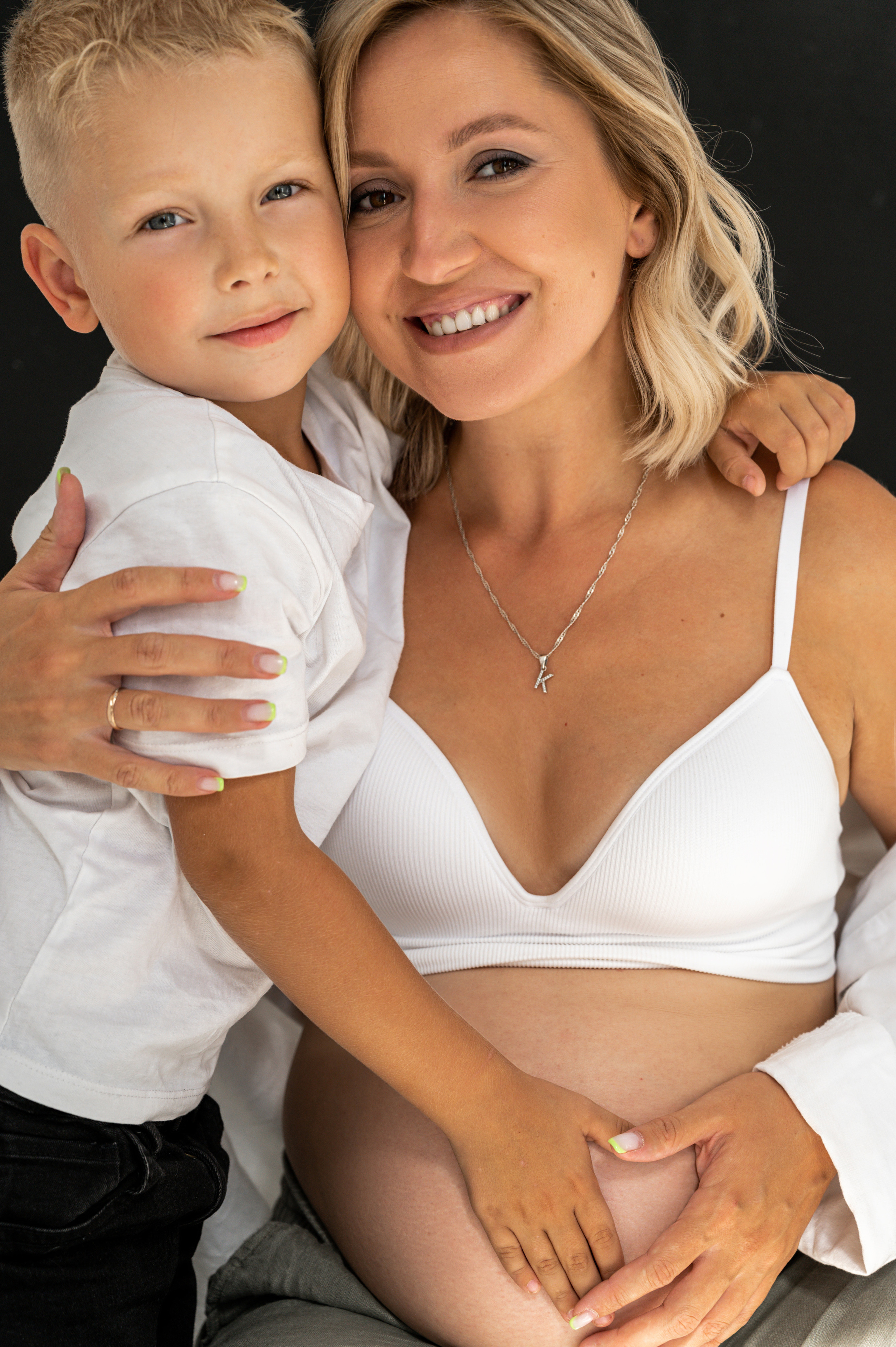 Екатерина. Профессиональный фотограф беременности в СПБ. Стильные фотосессии беременности в стиле минимализм и классическая фотография