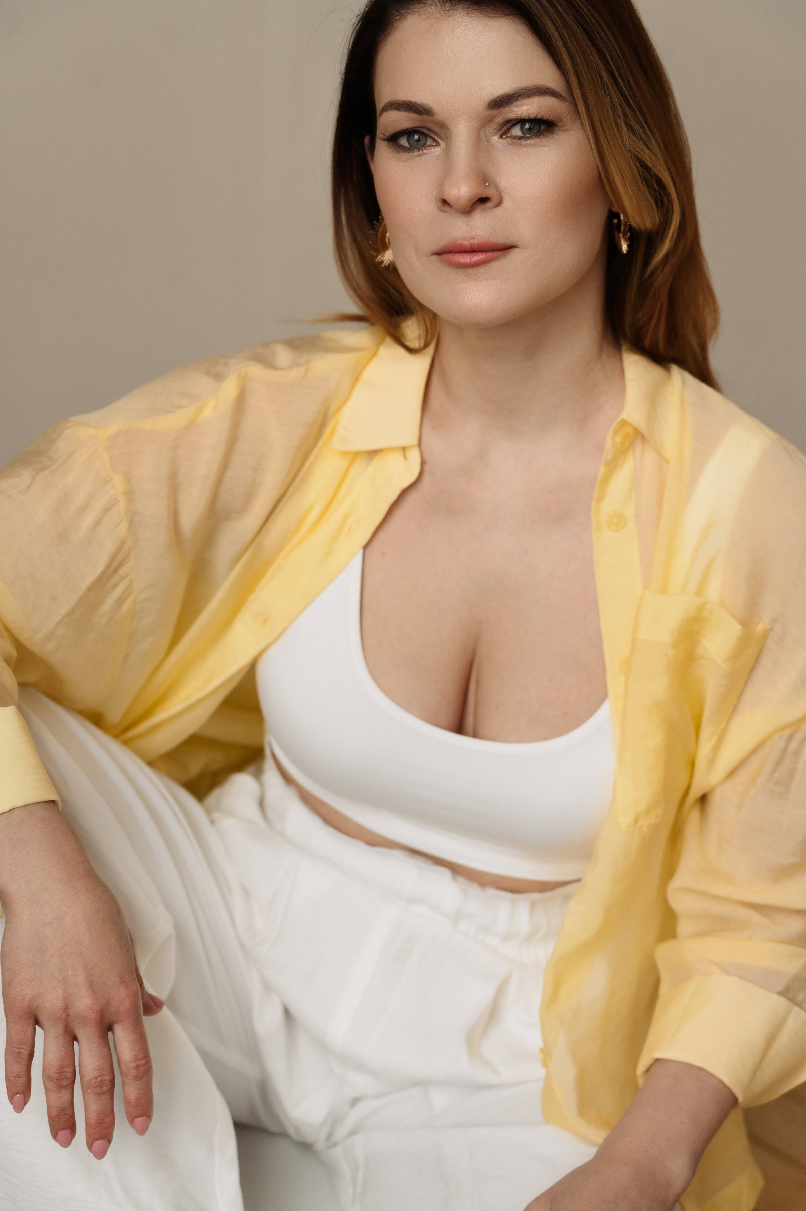 Дарина. Профессиональный фотограф беременности в СПБ. Стильные фотосессии беременности в стиле минимализм и классическая фотография