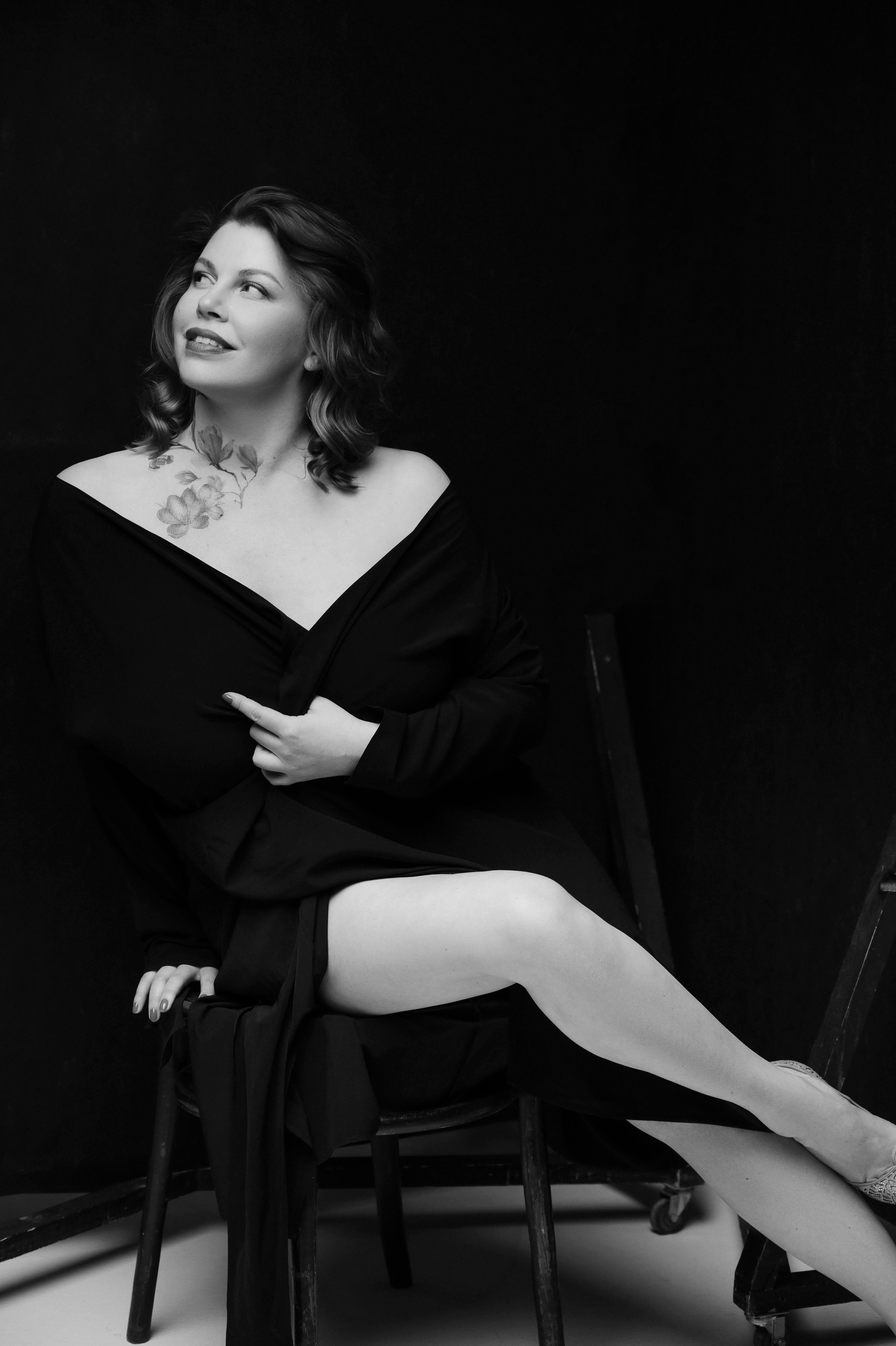 Александра. Профессиональный фотограф беременности в СПБ. Стильные фотосессии беременности в стиле минимализм и классическая фотография