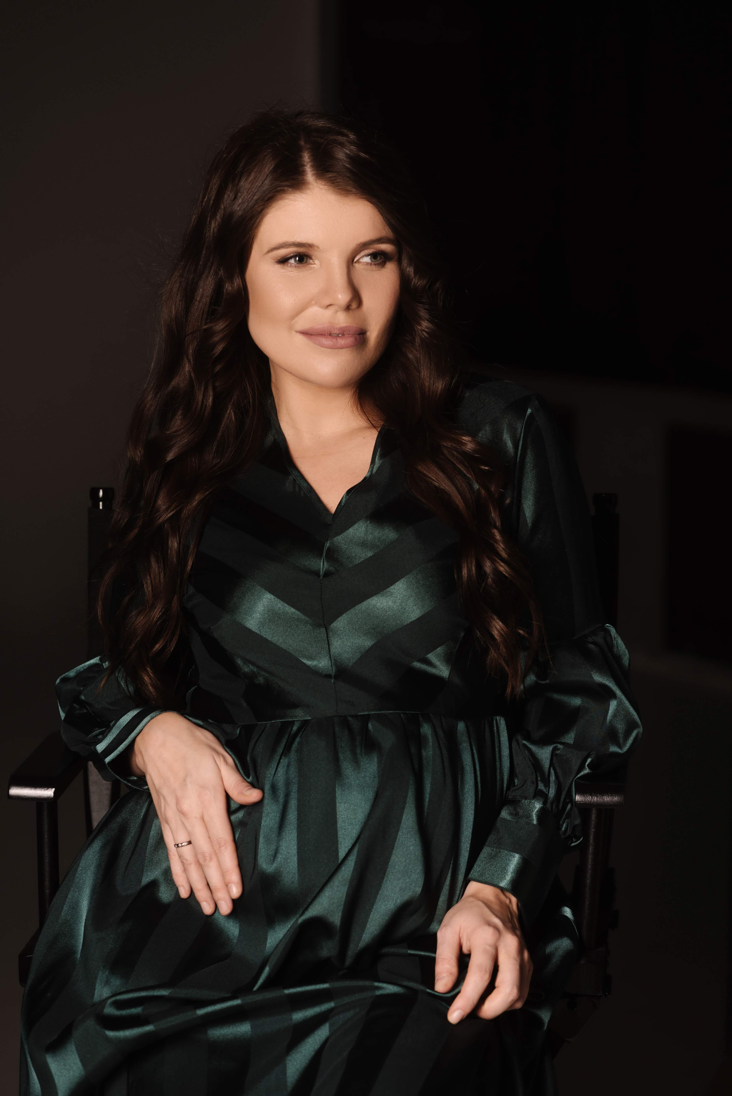 Анна. Профессиональный фотограф беременности в СПБ. Стильные фотосессии беременности в стиле минимализм и классическая фотография