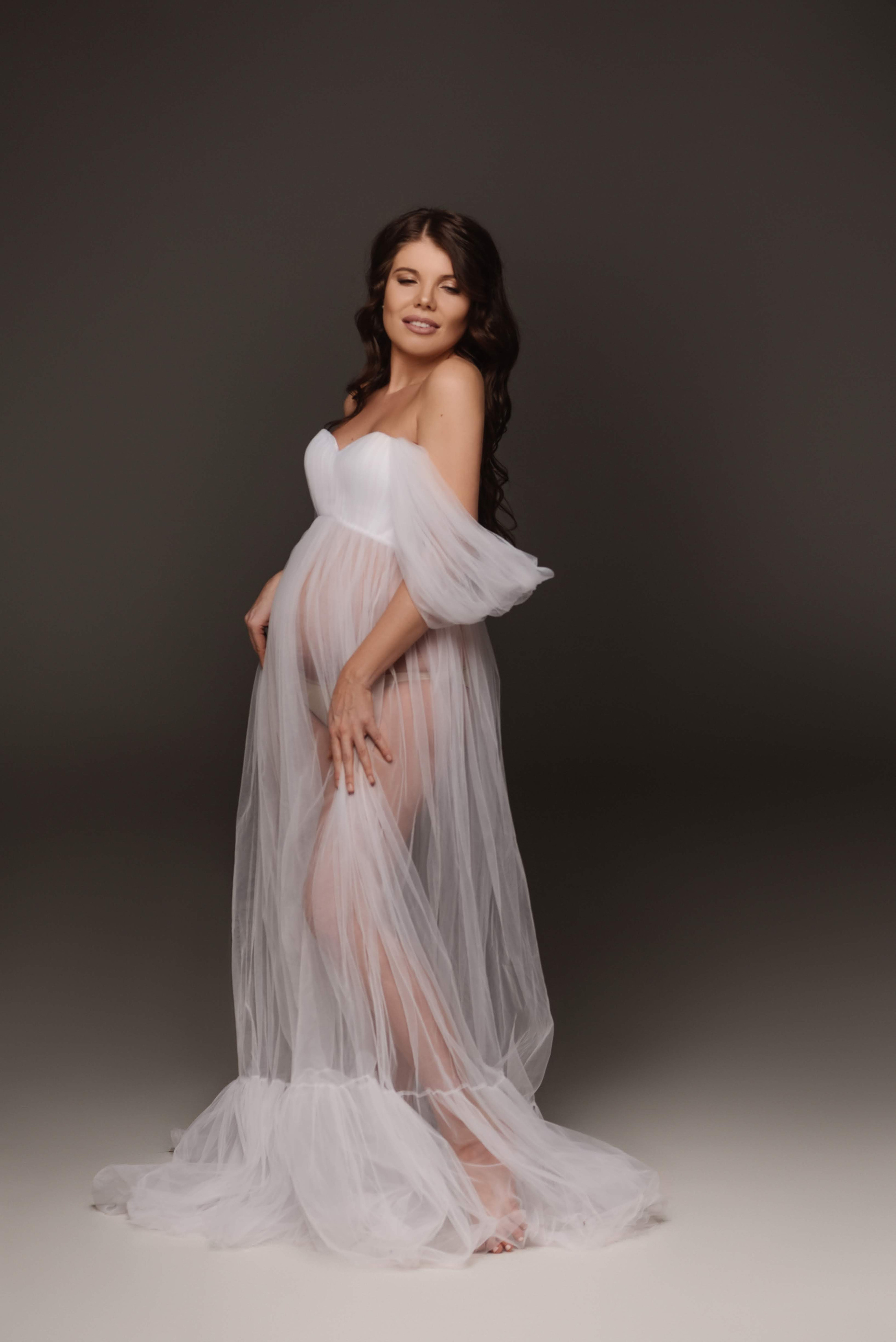 Анна. Профессиональный фотограф беременности в СПБ. Стильные фотосессии беременности в стиле минимализм и классическая фотография