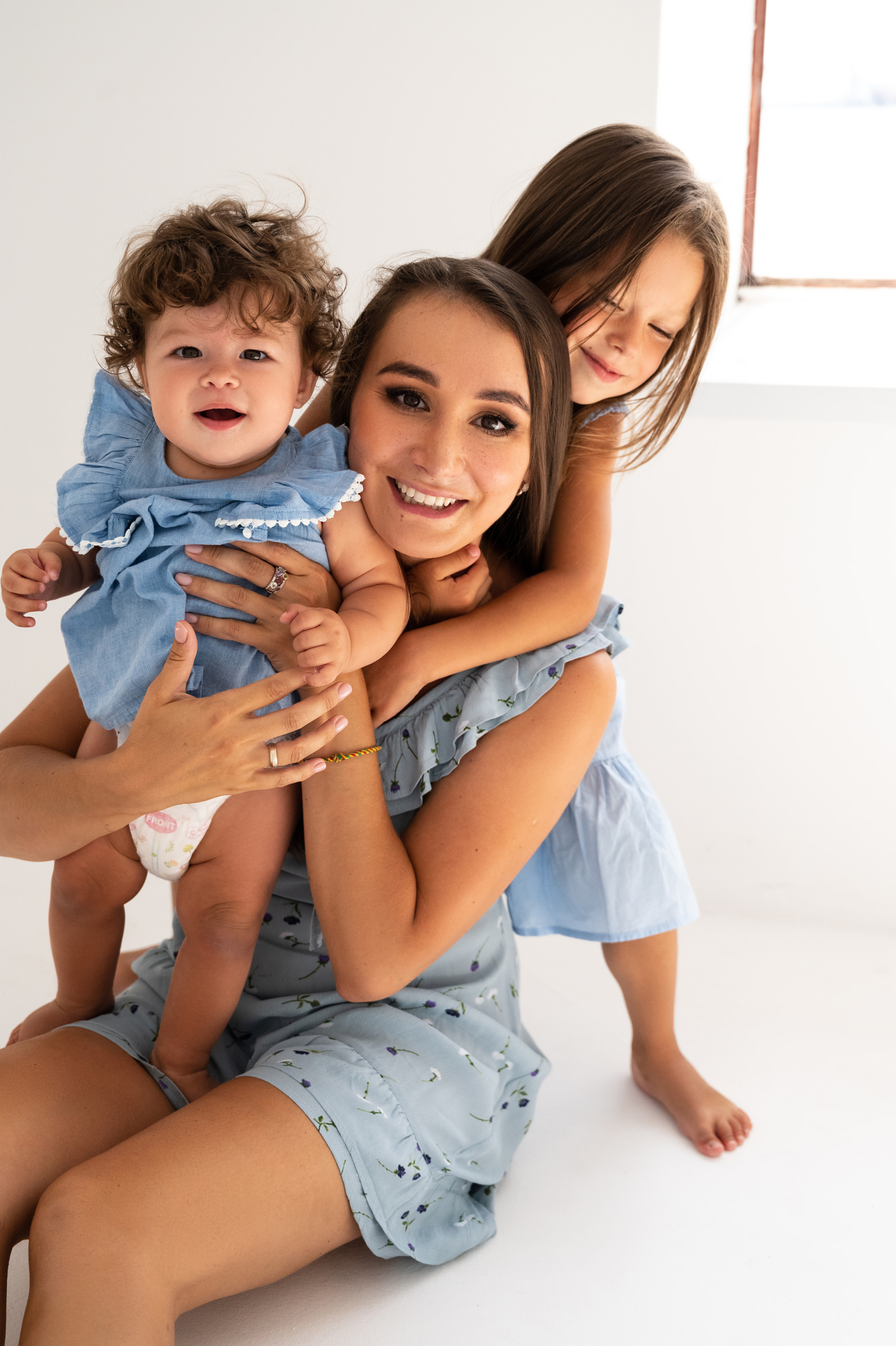 Варя. Профессиональный фотограф беременности в СПБ. Стильные фотосессии беременности в стиле минимализм и классическая фотография