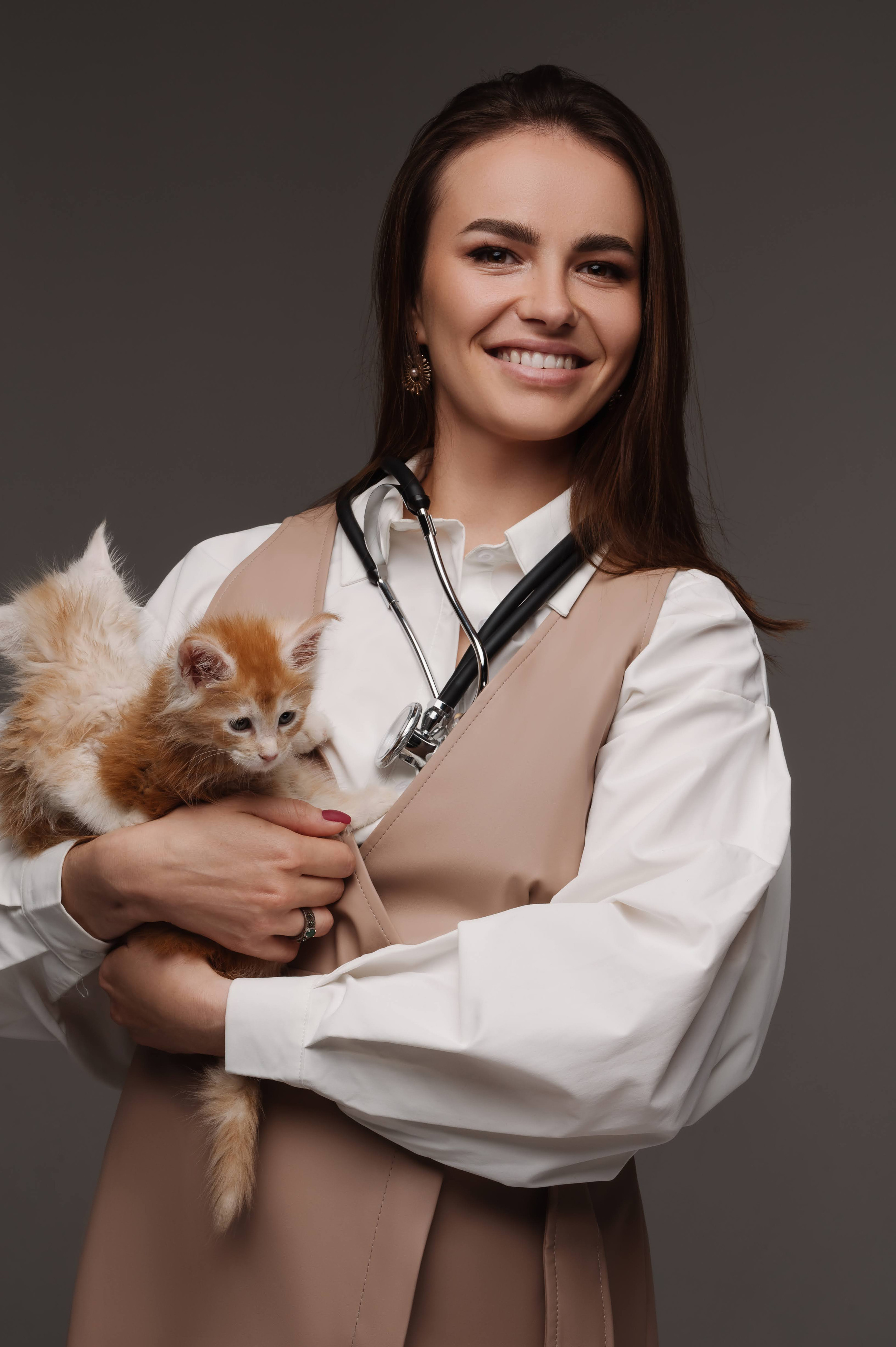 Валерия. Профессиональный фотограф беременности в СПБ. Стильные фотосессии беременности в стиле минимализм и классическая фотография